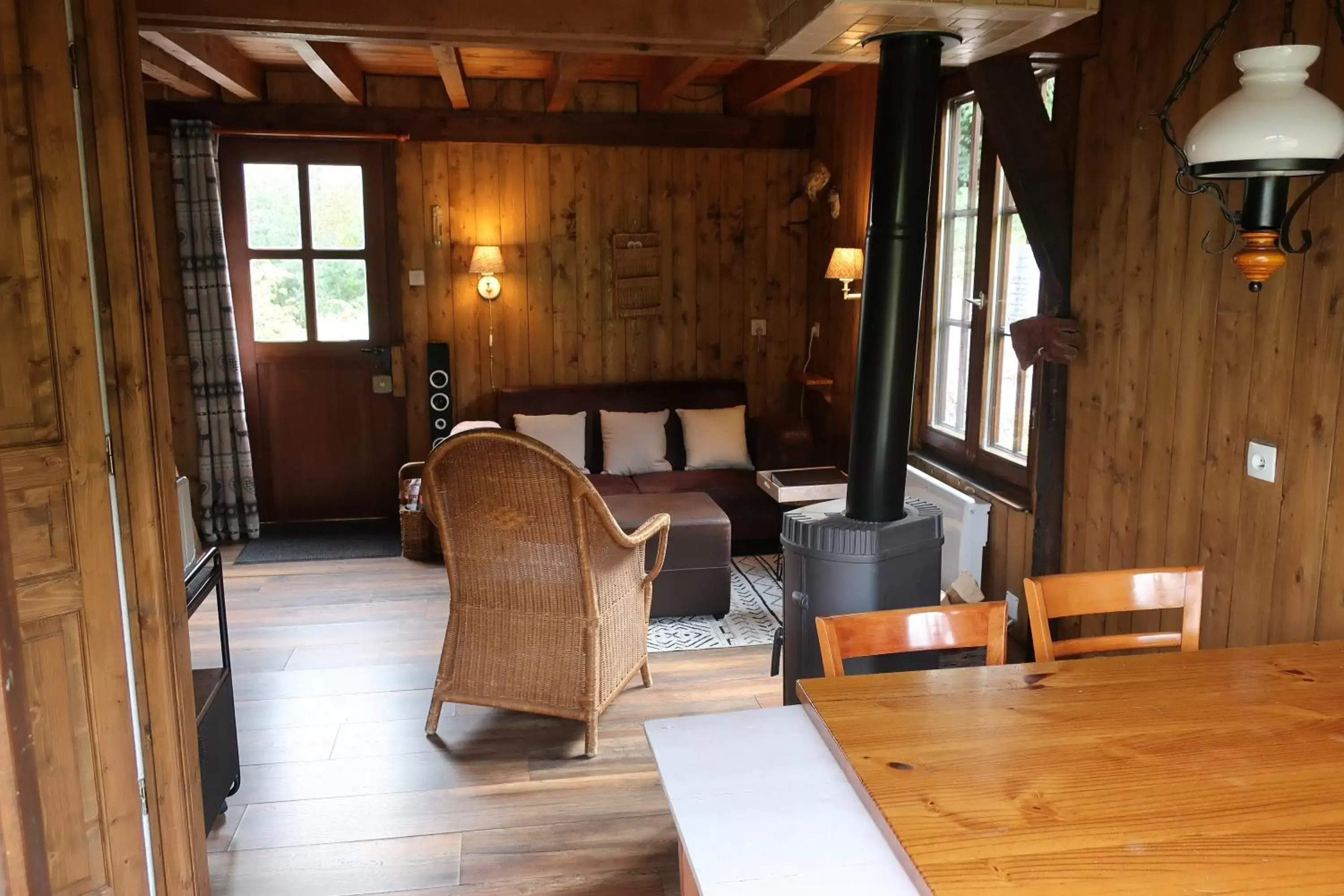 Living room, Dining Area in Gîte et chambres d'hôtes le Chêne