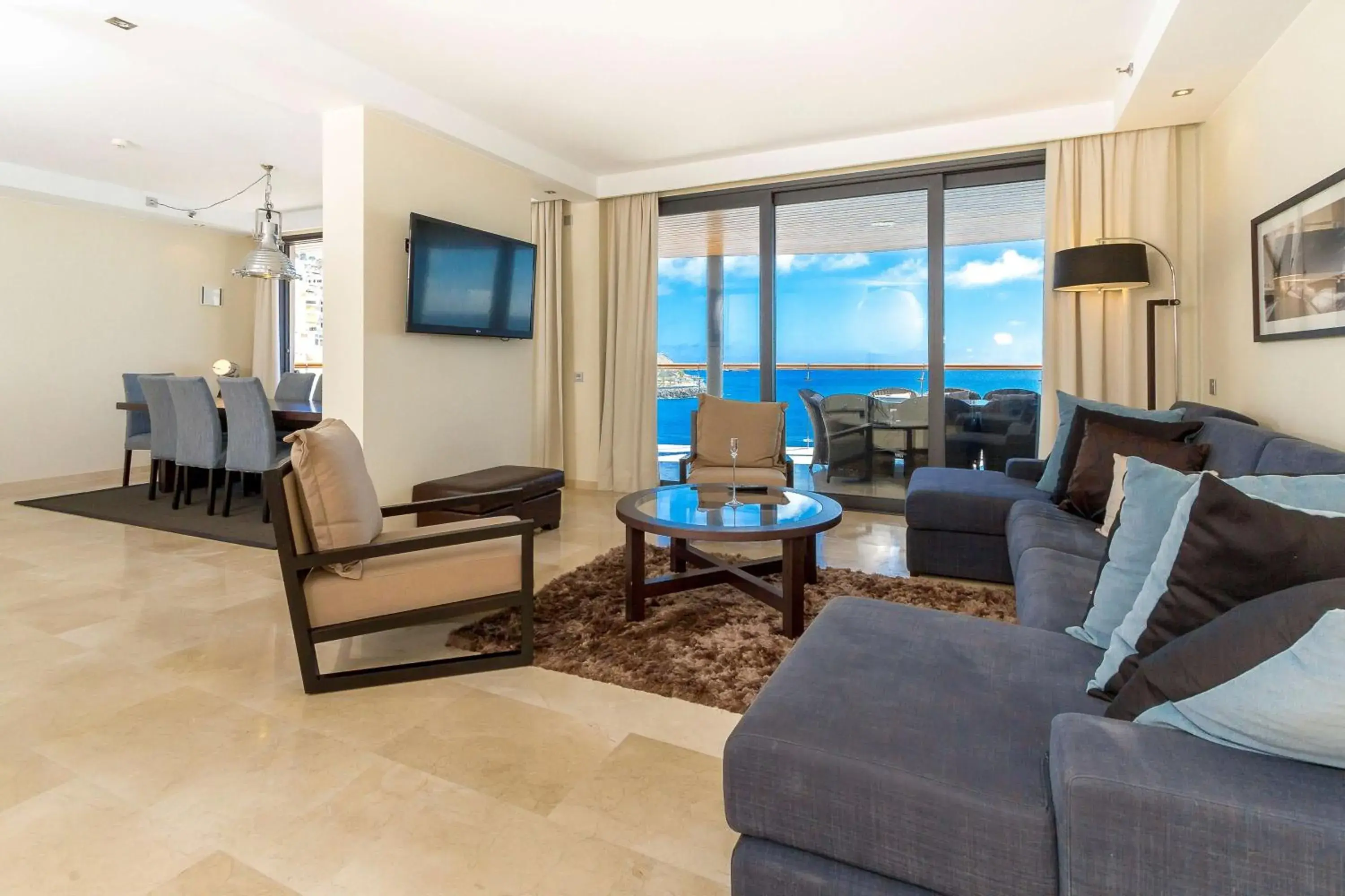 Photo of the whole room, Seating Area in Radisson Blu Resort Gran Canaria