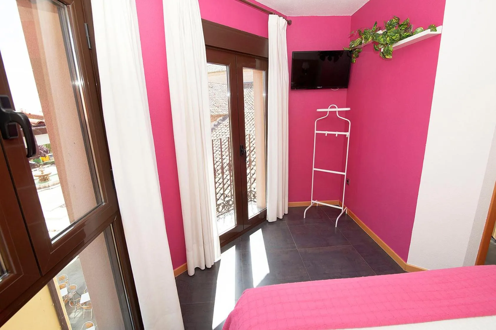 TV and multimedia, Bed in Hotel Real de Illescas