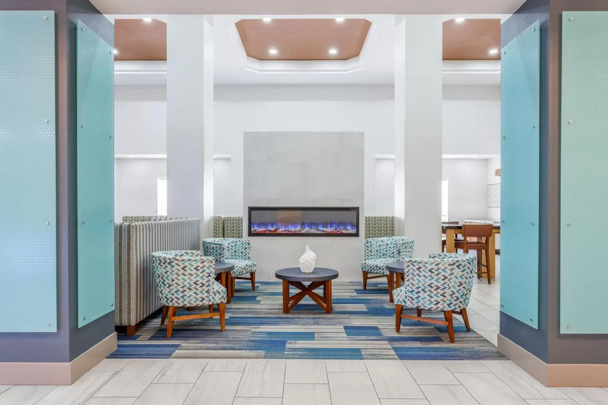 Property building, Lobby/Reception in Holiday Inn Express & Suites Williamsburg, an IHG Hotel
