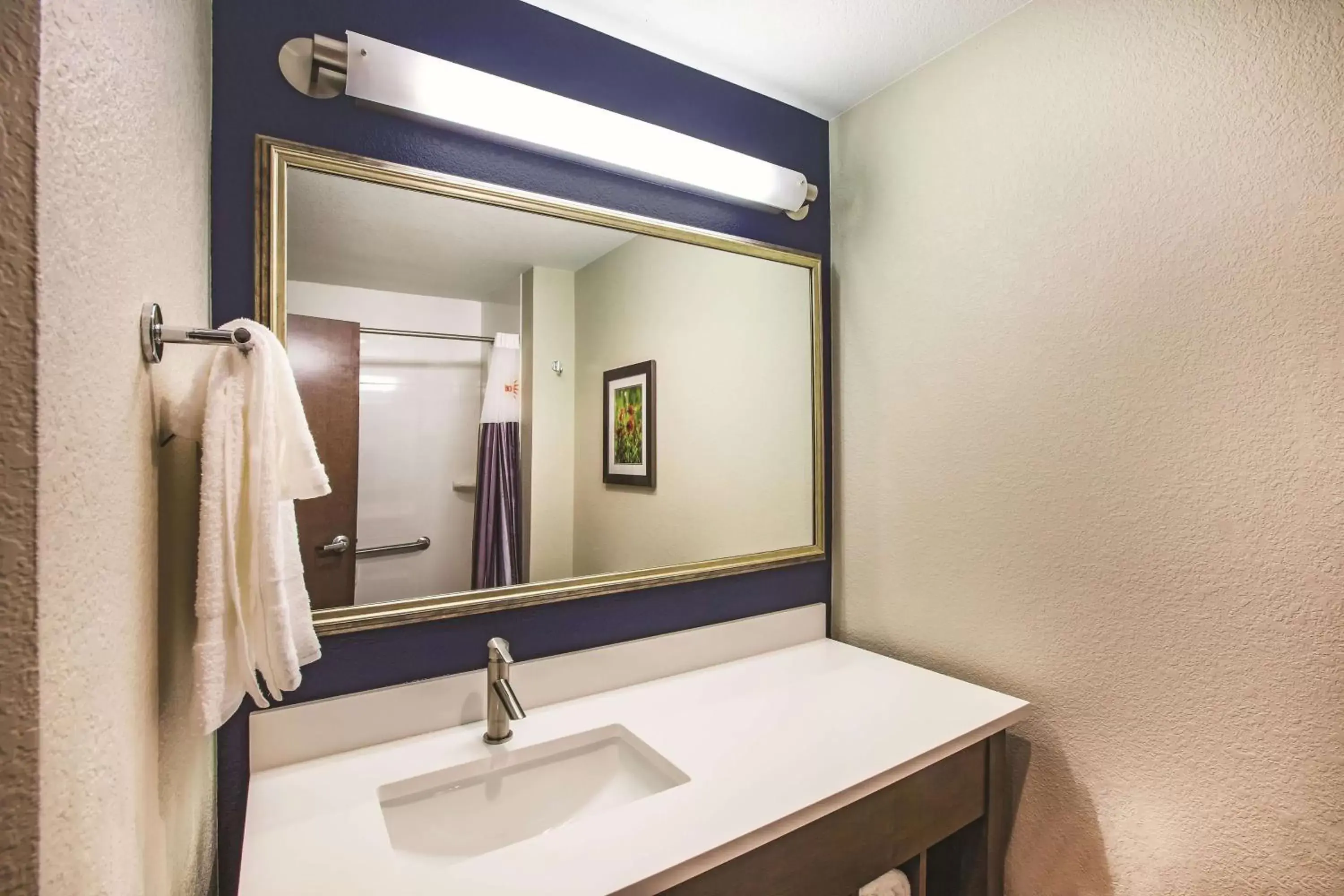 Photo of the whole room, Bathroom in La Quinta by Wyndham Wichita Northeast