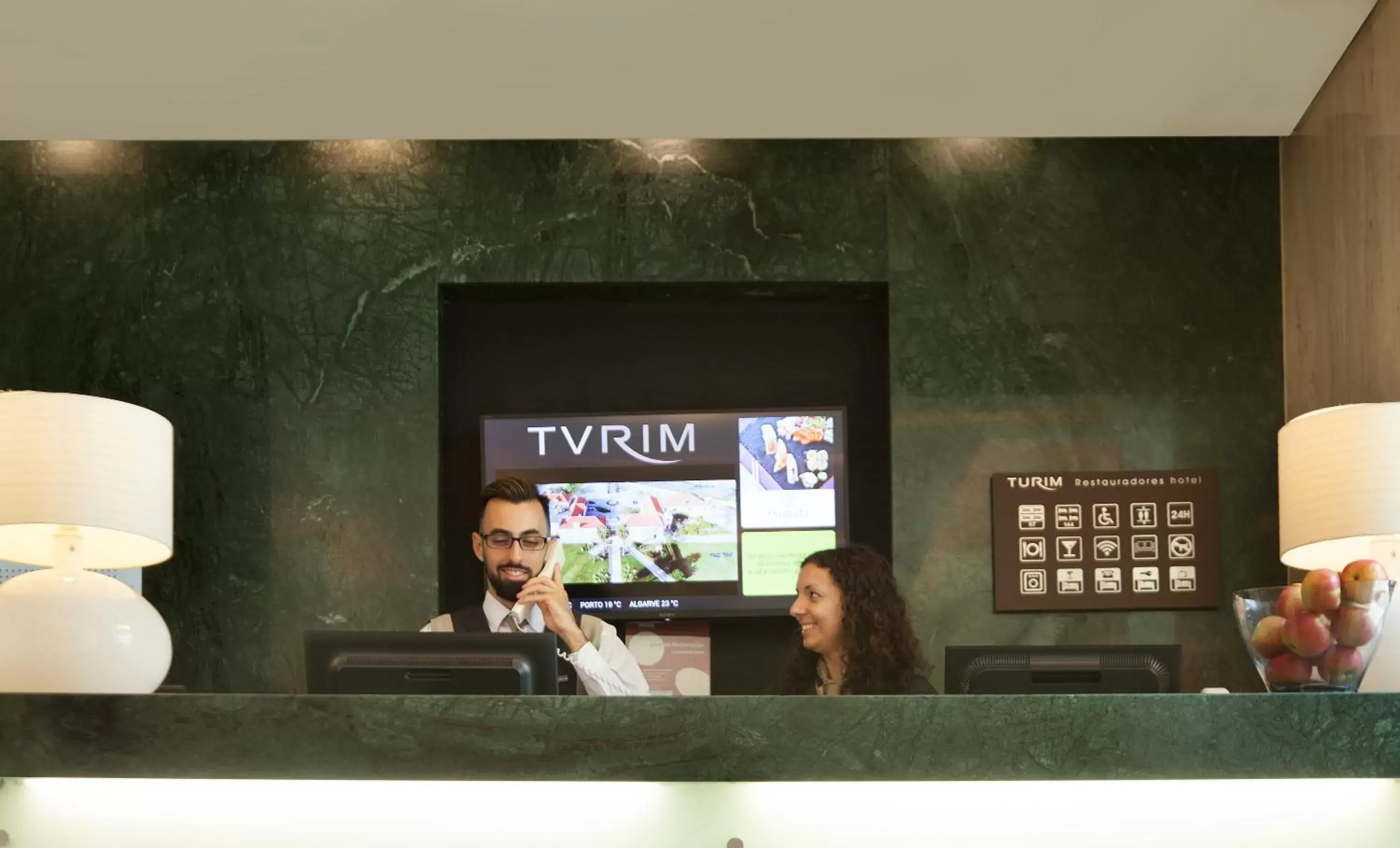 Staff, TV/Entertainment Center in TURIM Restauradores Hotel