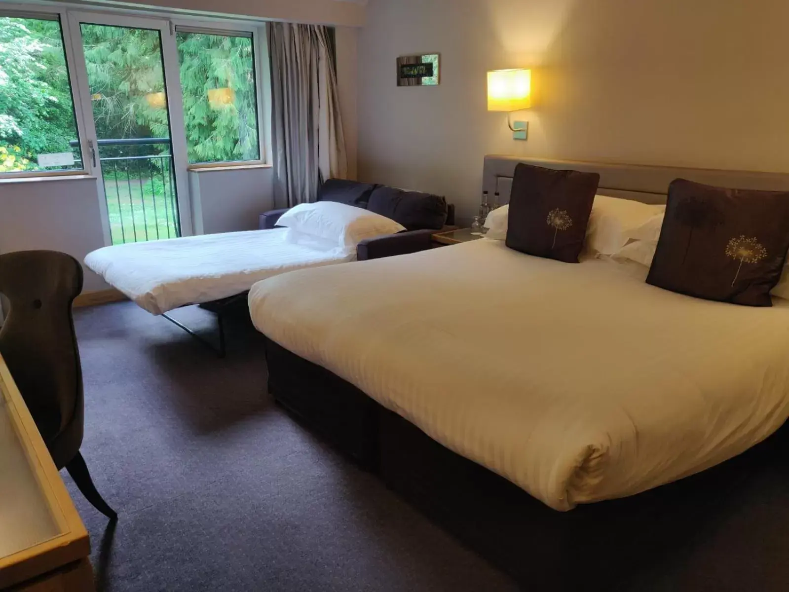 Bedroom, Bed in Maryborough Hotel & Spa