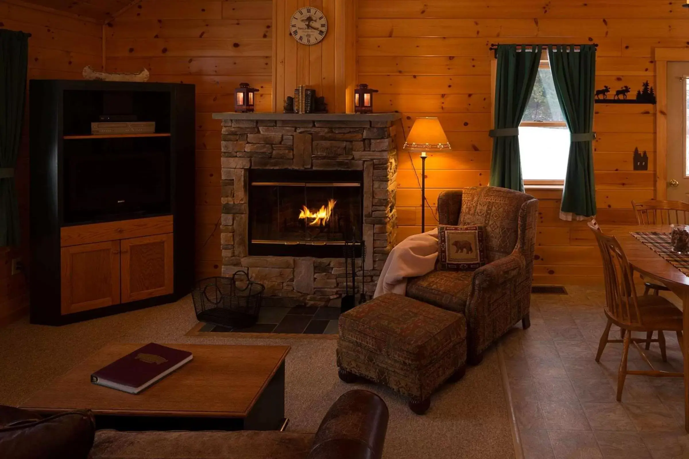 Photo of the whole room, Seating Area in Rangeley Lake Resort a Ramada by Wyndham