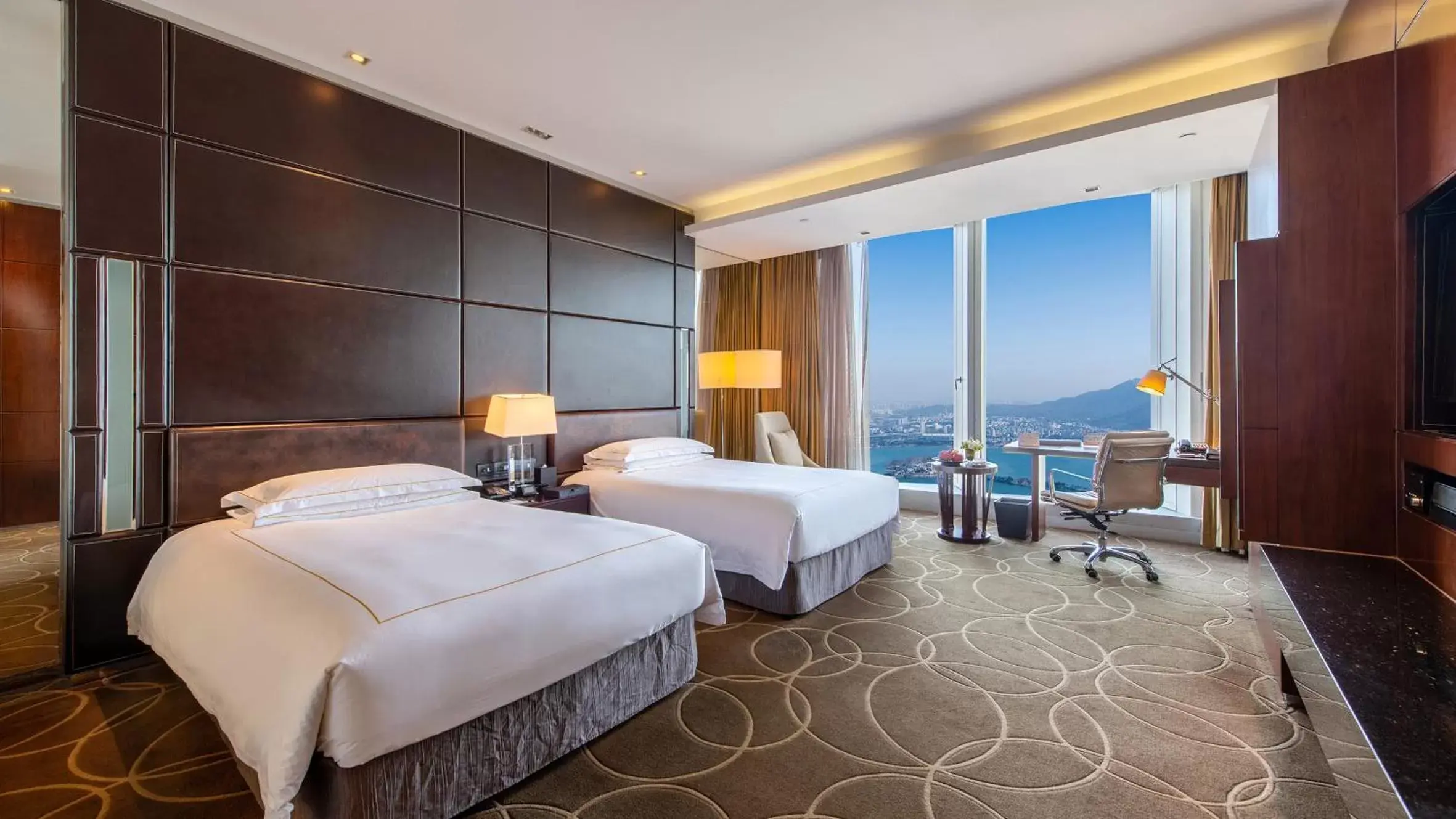Photo of the whole room, Bed in InterContinental Nanjing by IHG Photo of the whole room, Bed in InterContinental Nanjing by IHG