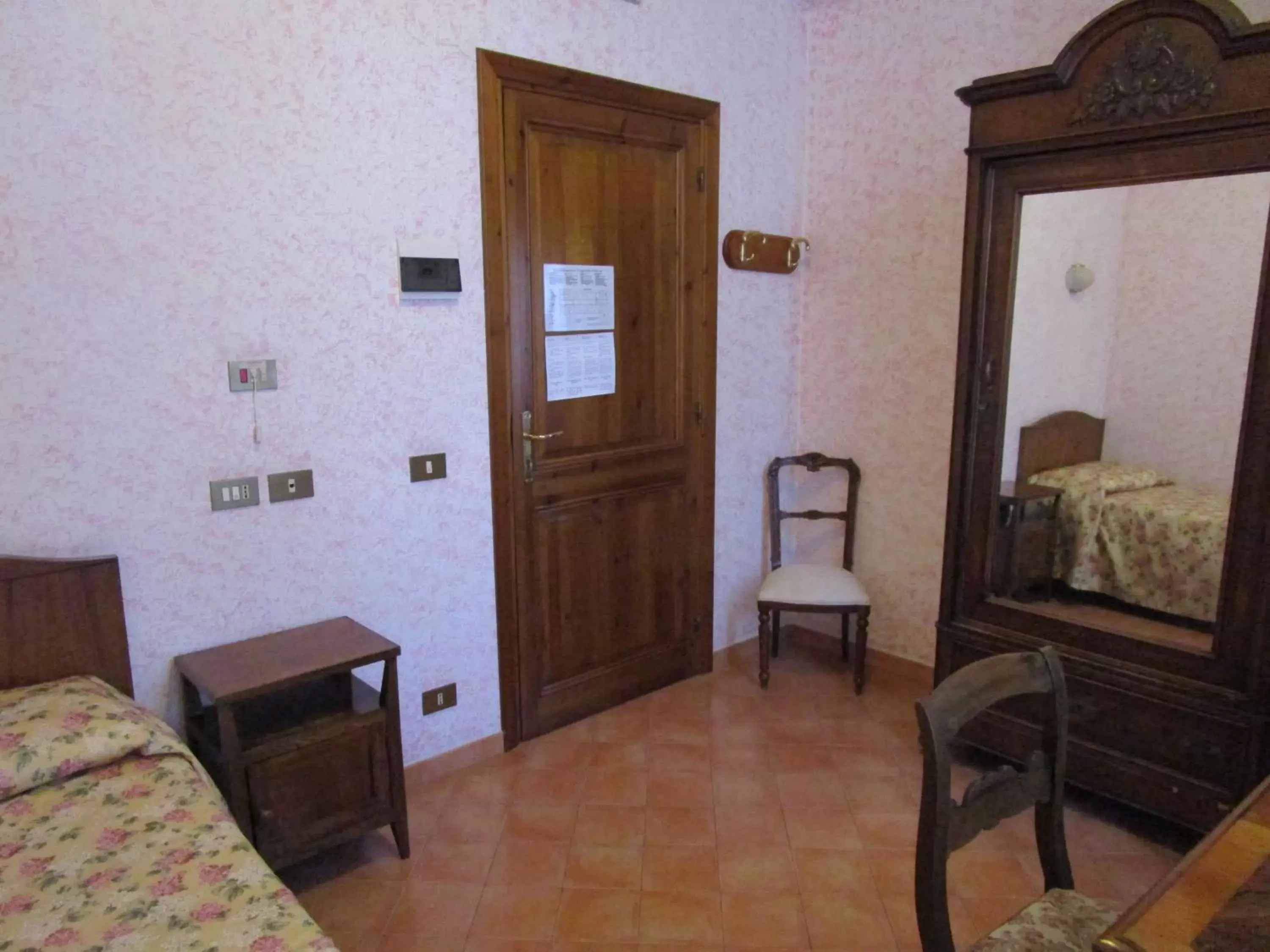 Photo of the whole room, Seating Area in Casa S. Giuseppe di Cluny