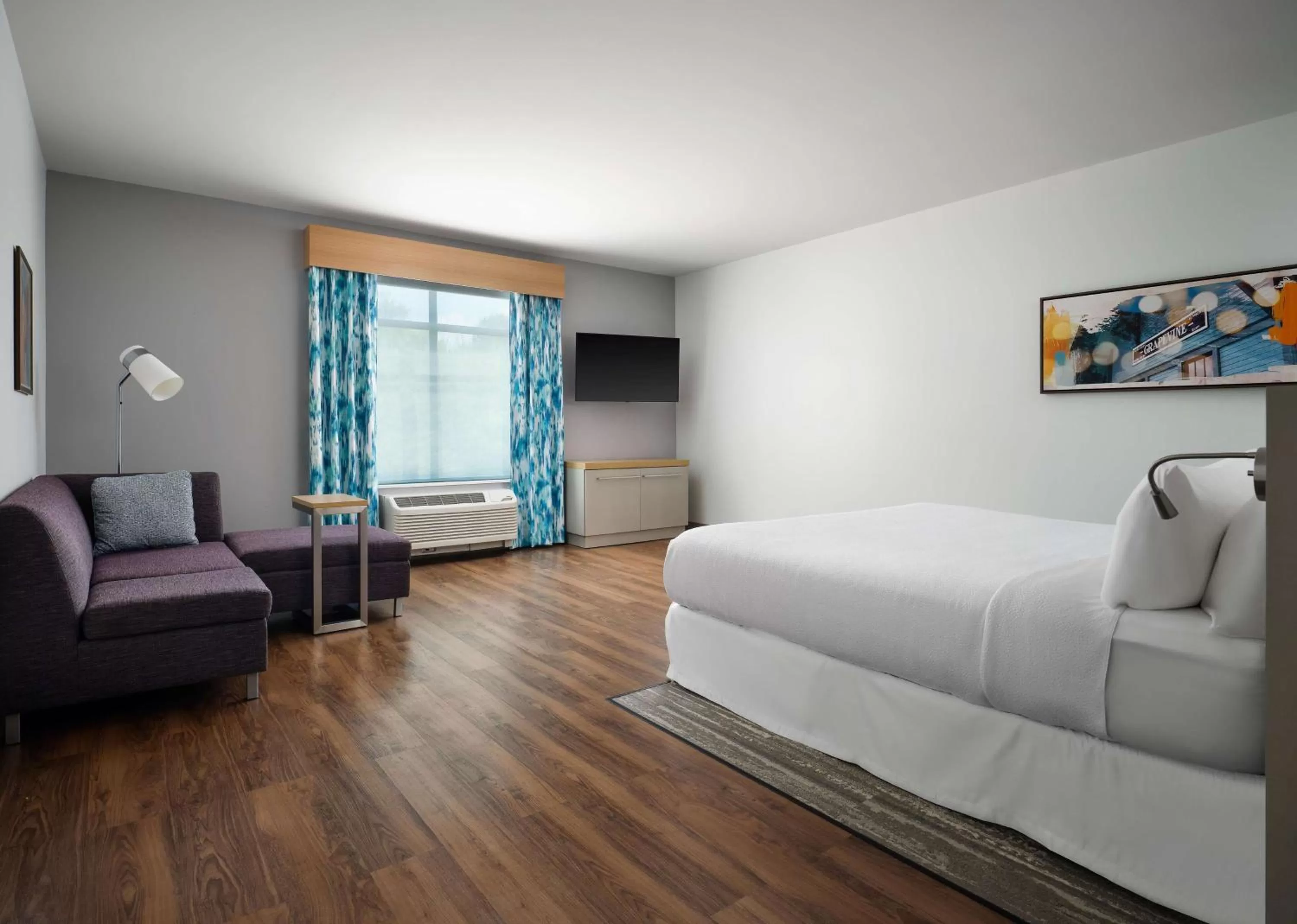 Bed in Hilton Garden Inn Grapevine At Silverlake Crossing, Tx