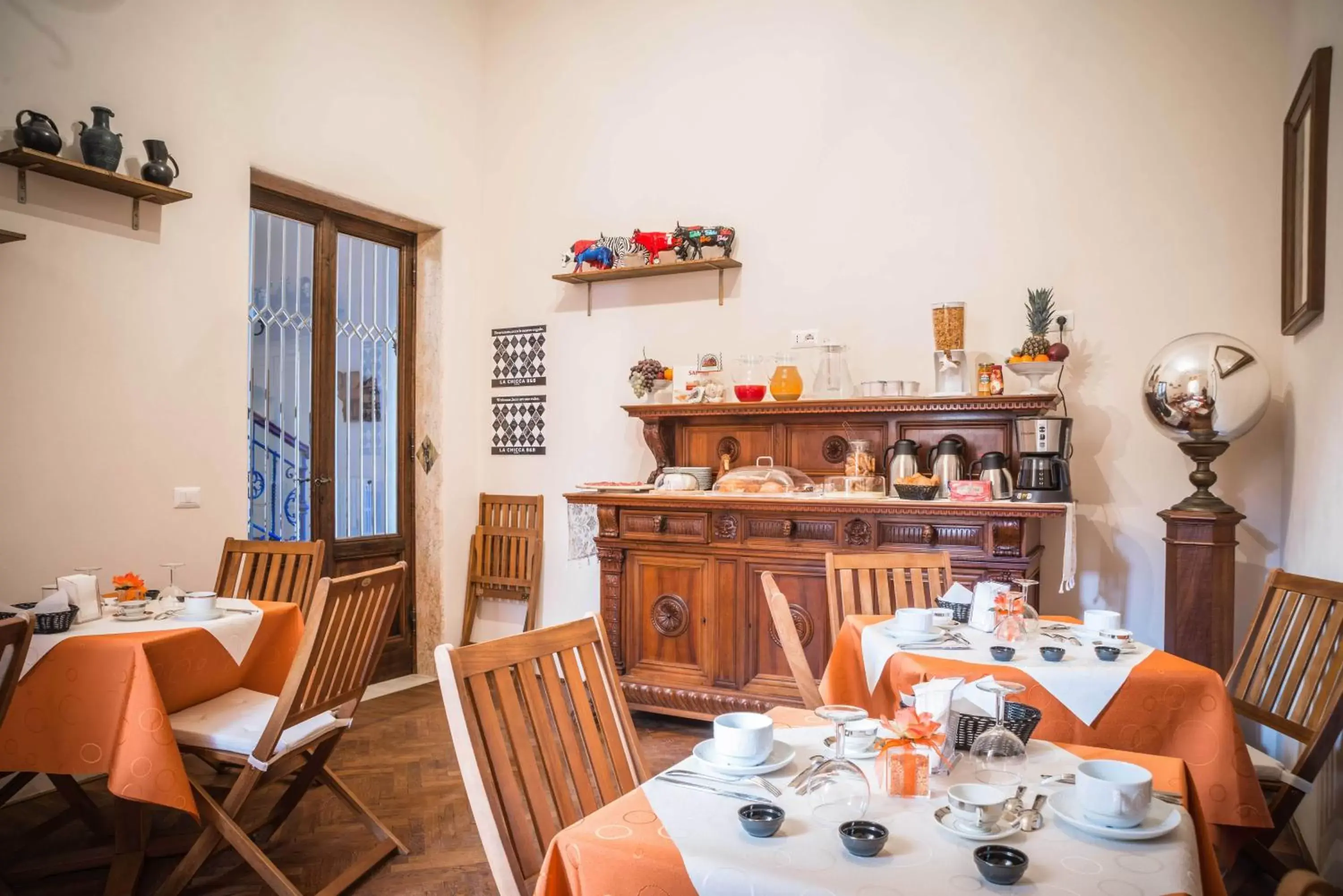 Restaurant/Places to Eat in La Chicca B&B Siena