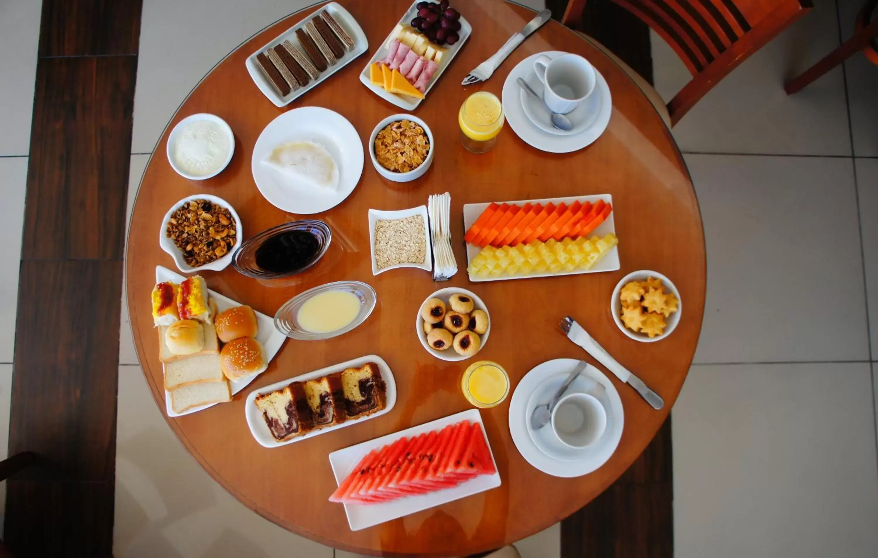 Breakfast in Nobile Suítes Tambaú