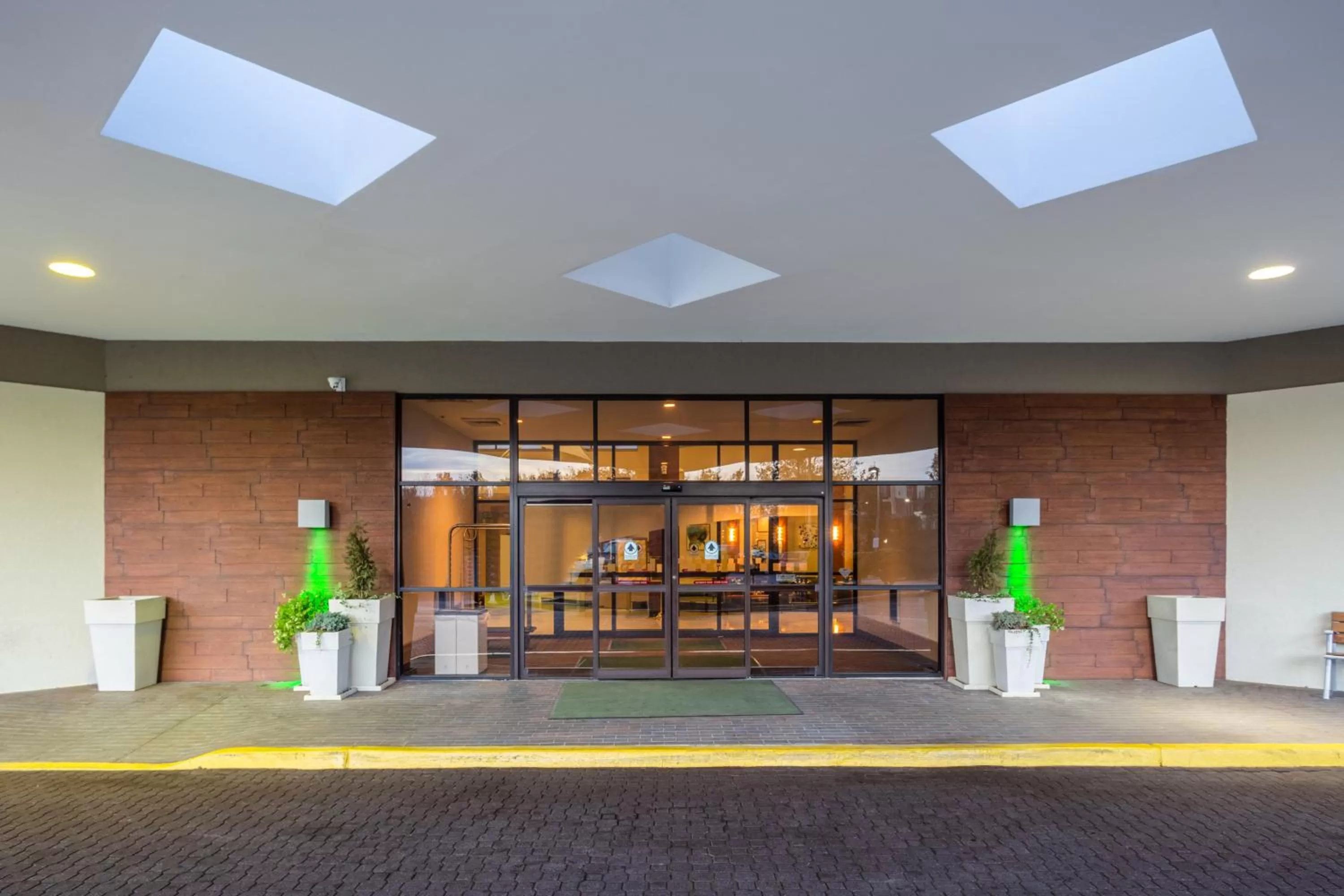 Property building in Holiday Inn Philadelphia South-Swedesboro by IHG