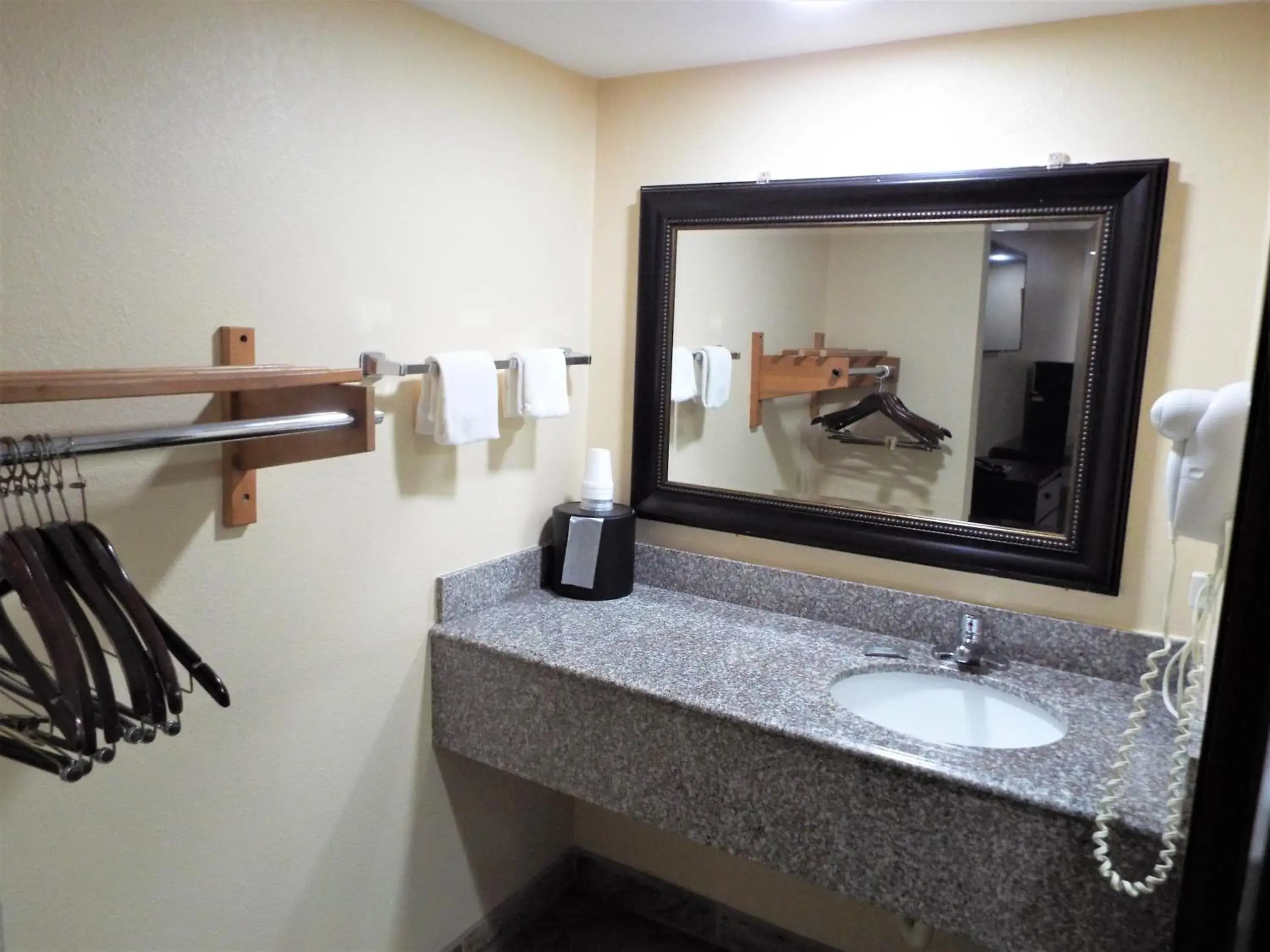 Bathroom in Texas Inn Harlingen