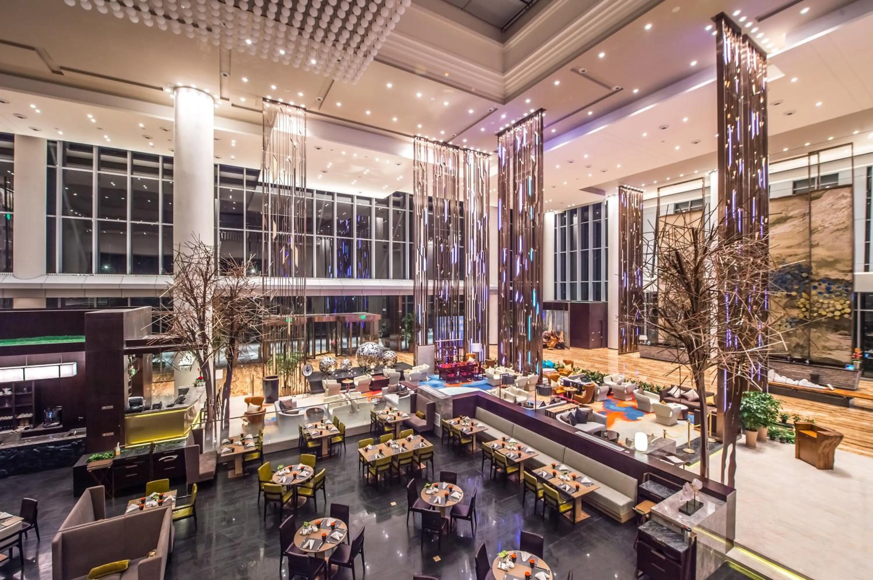 Restaurant/places to eat in Crowne Plaza Chengdu Wenjiang by IHG