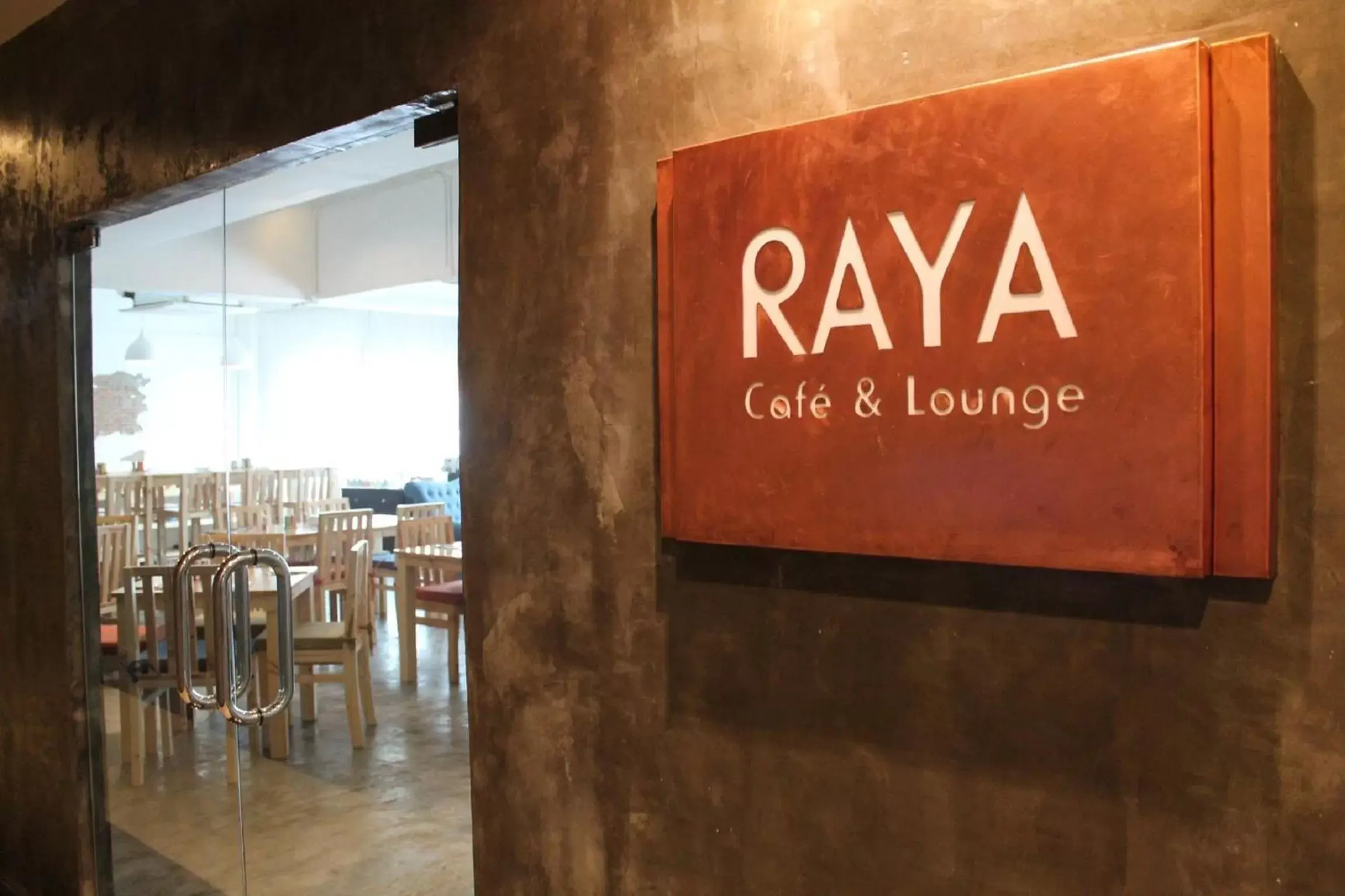 Restaurant/places to eat in The Raya Surawong Bangkok