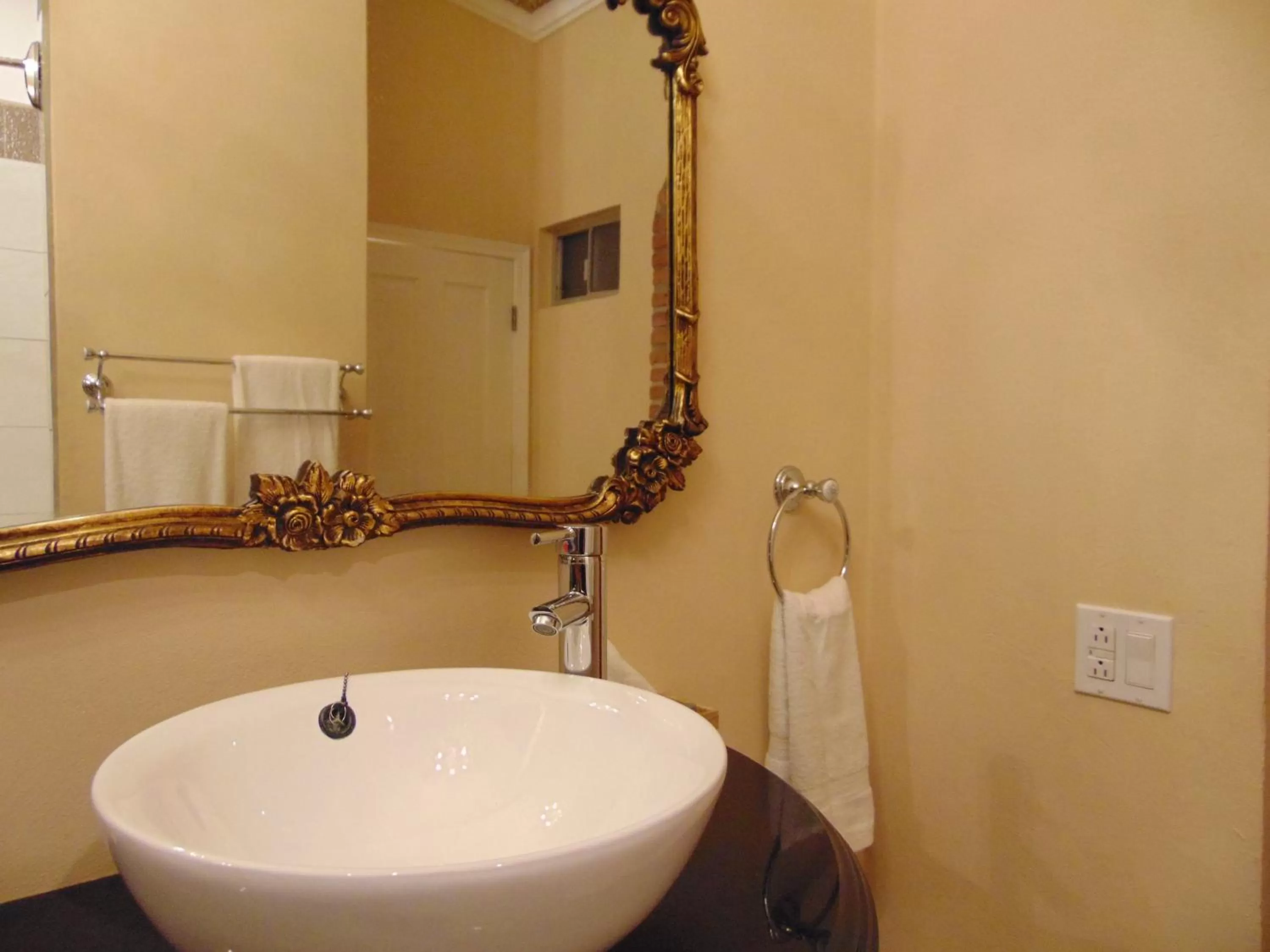 Photo of the whole room in Poco Cielo Hotel