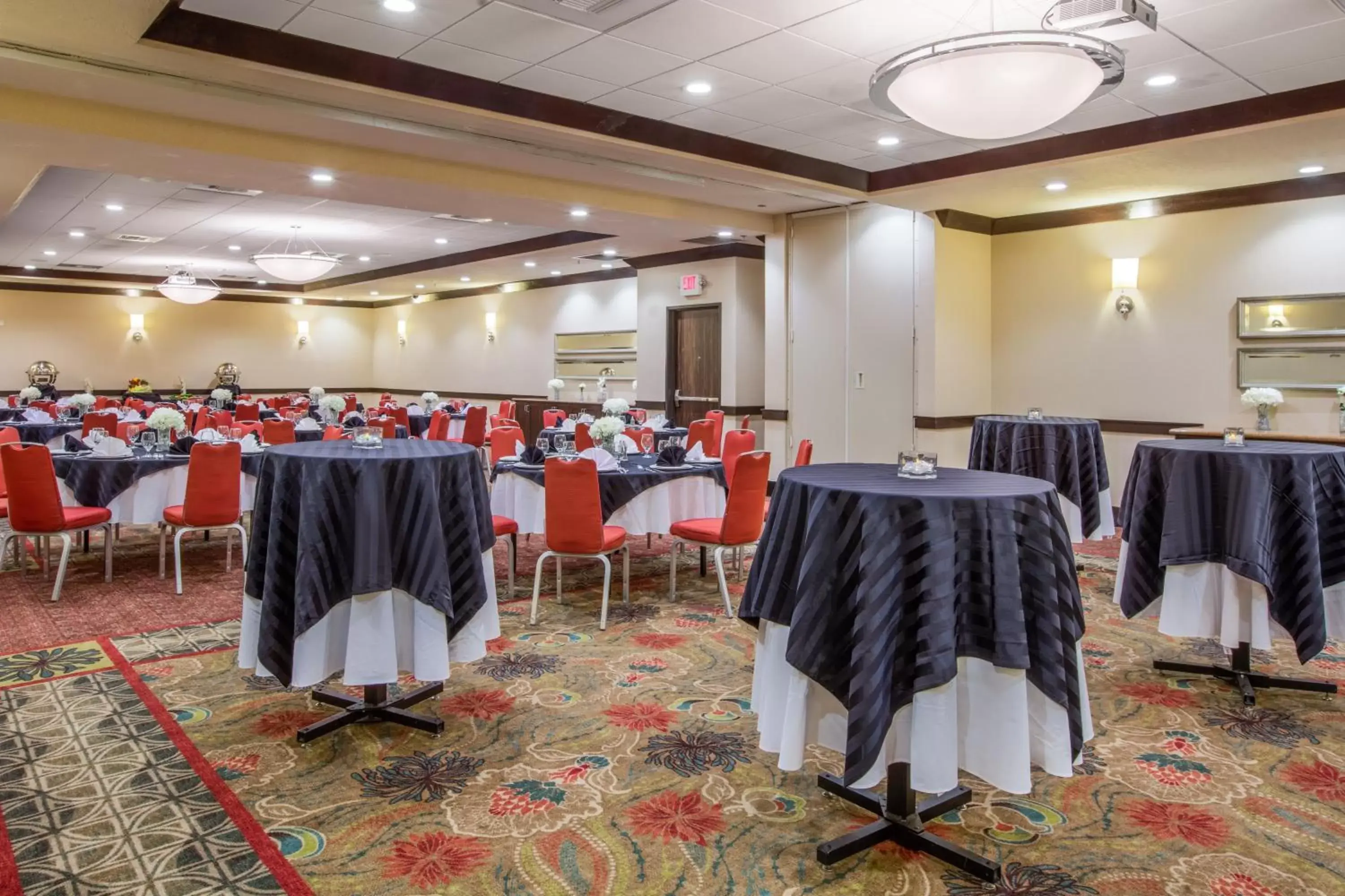 Banquet/Function facilities, Banquet Facilities in Crowne Plaza Anchorage-Midtown, an IHG Hotel