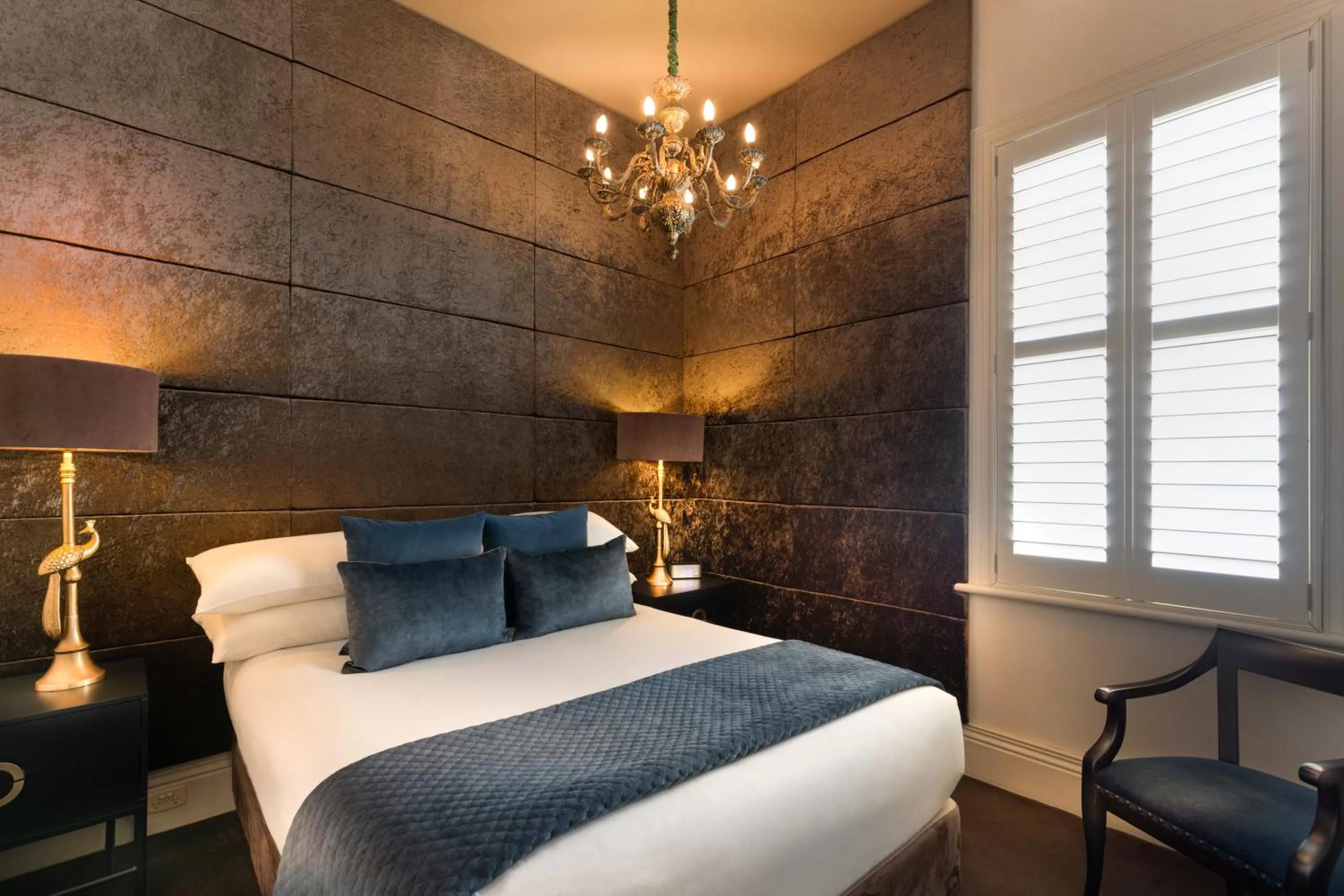 Bed in Hotel Frangos