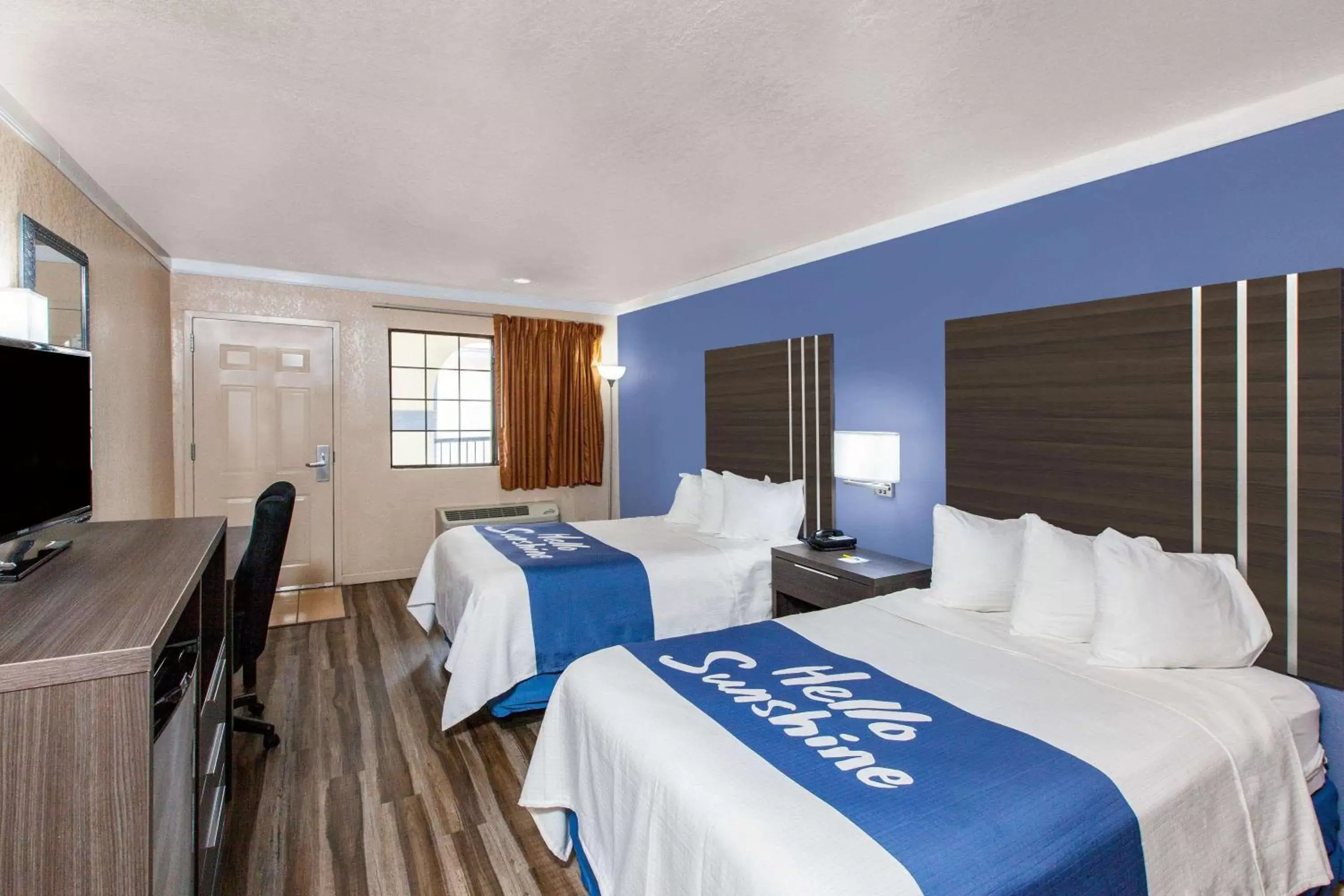 Photo of the whole room in Days Inn & Suites by Wyndham Braunig Lake