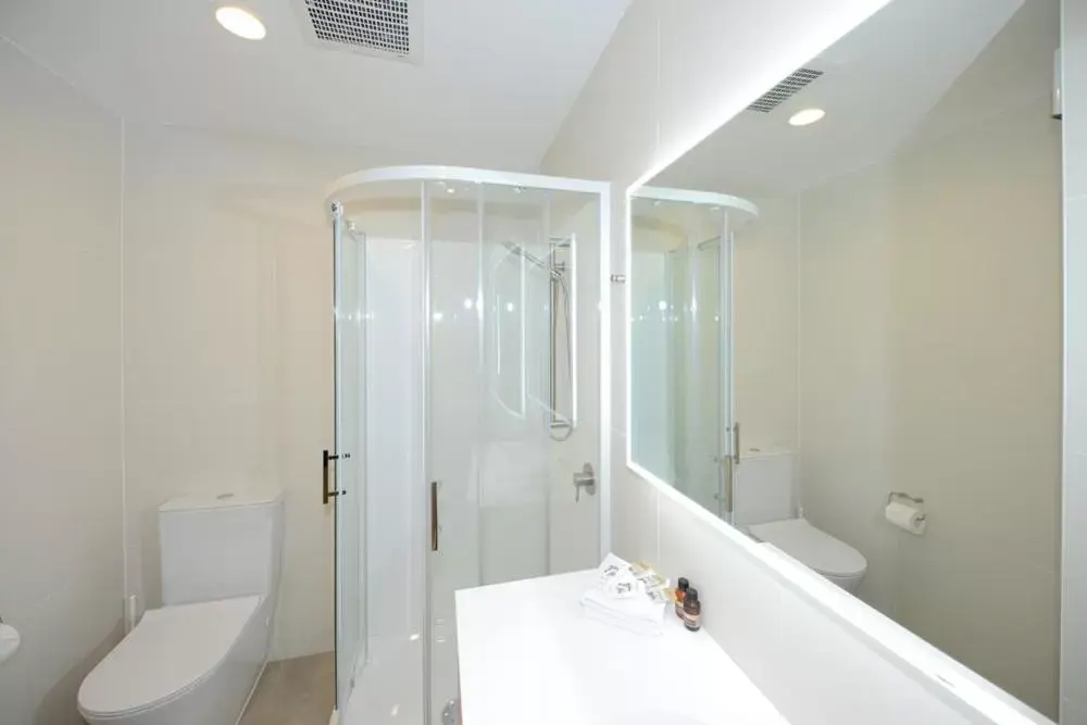 Bathroom in West Fitzroy Apartments