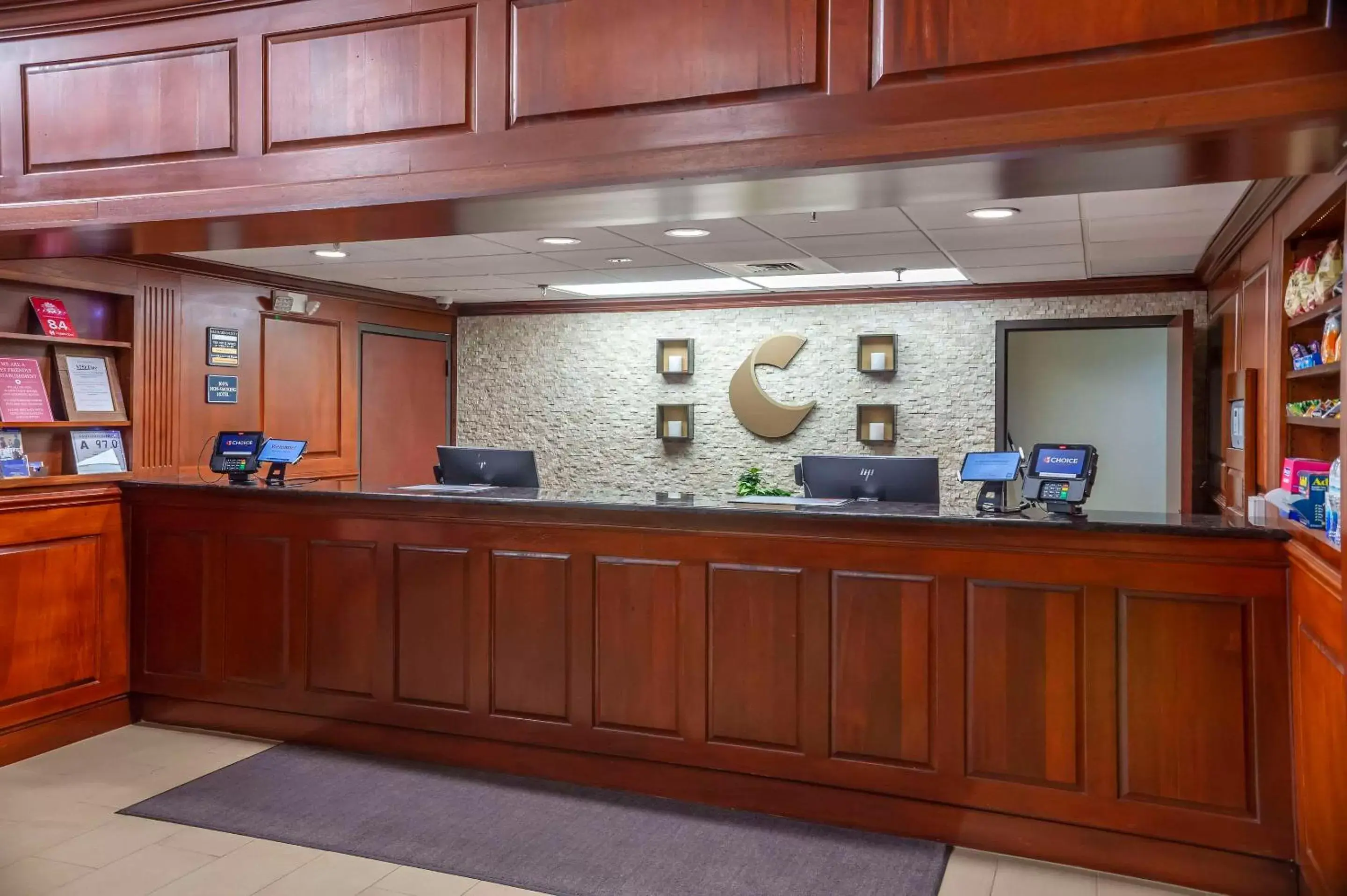 Lobby or reception, Lobby/Reception in Comfort Suites Outlet Center