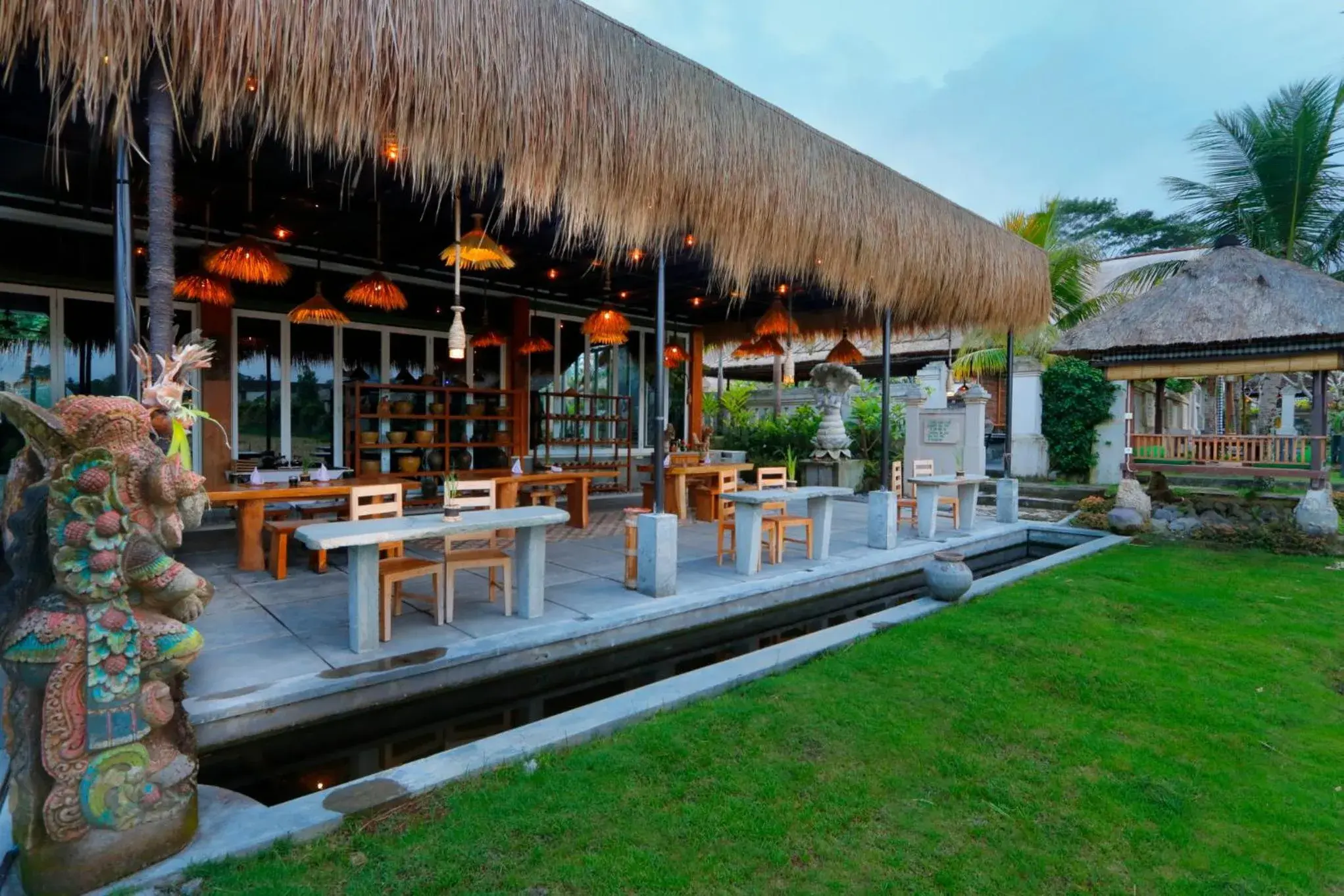 Restaurant/places to eat in Alam Puisi Villa Ubud