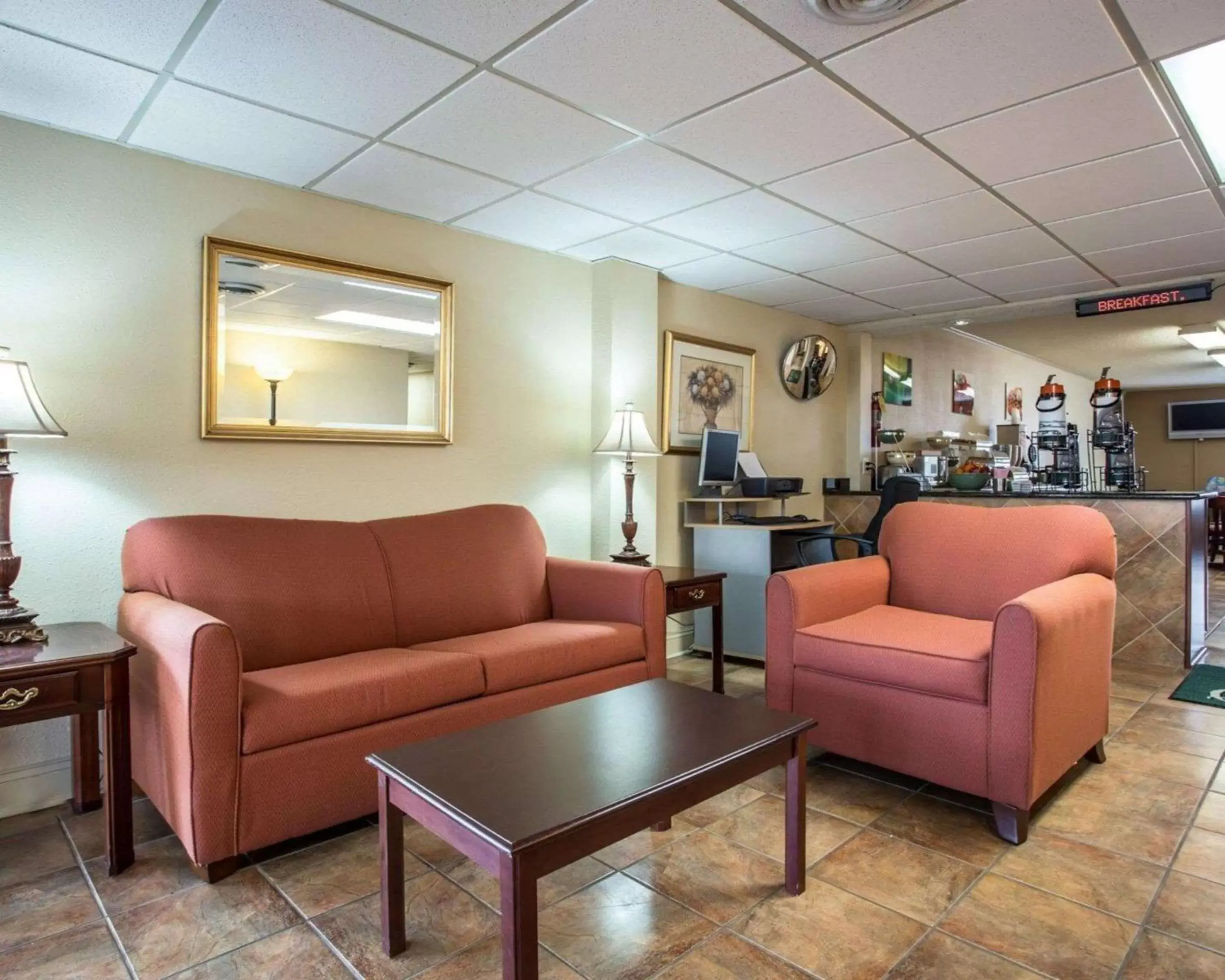 Lobby or reception, Seating Area in Quality Inn & Suites Monroe