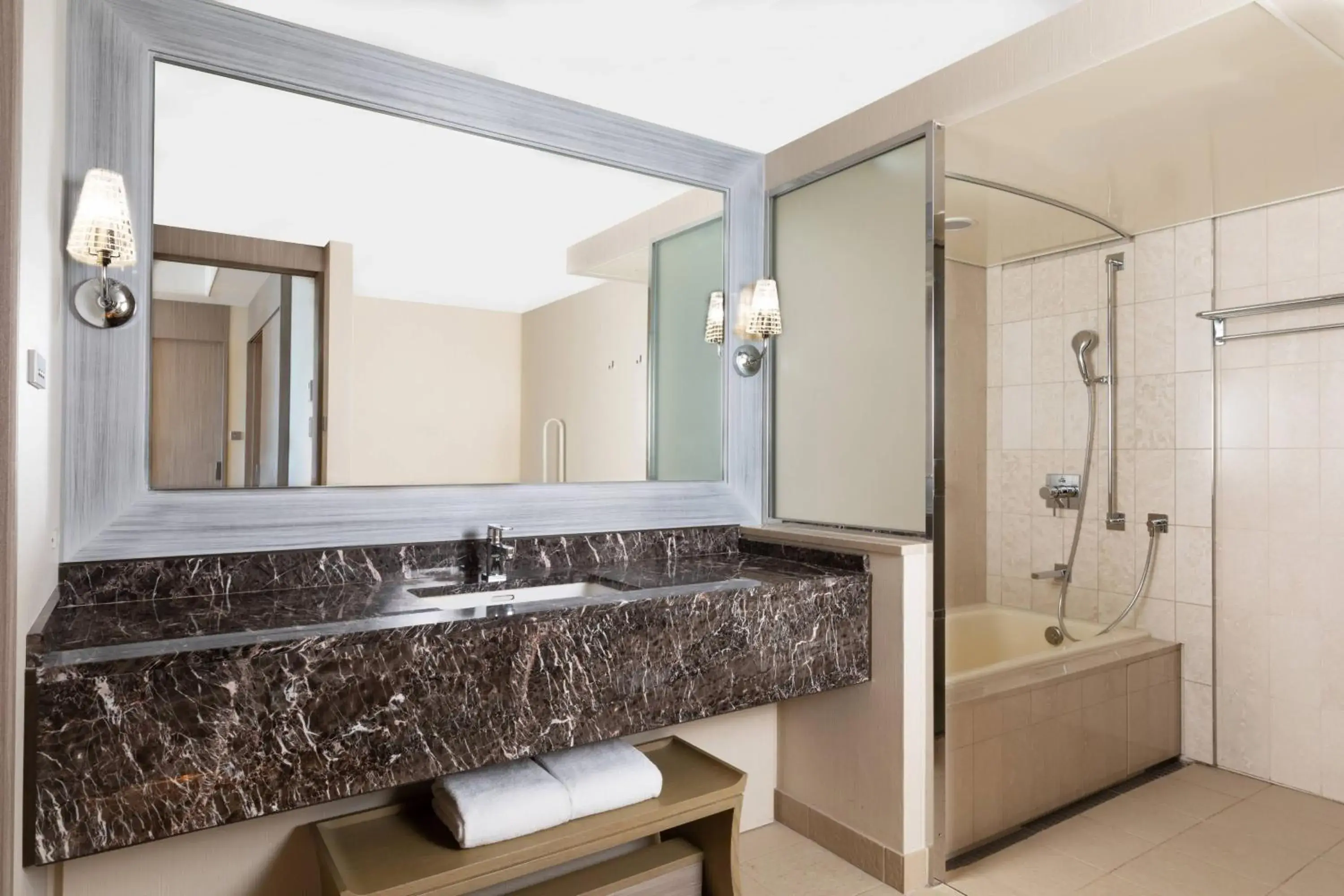 Deluxe King Room in Tokyo Marriott Hotel Deluxe King Room in Tokyo Marriott Hotel