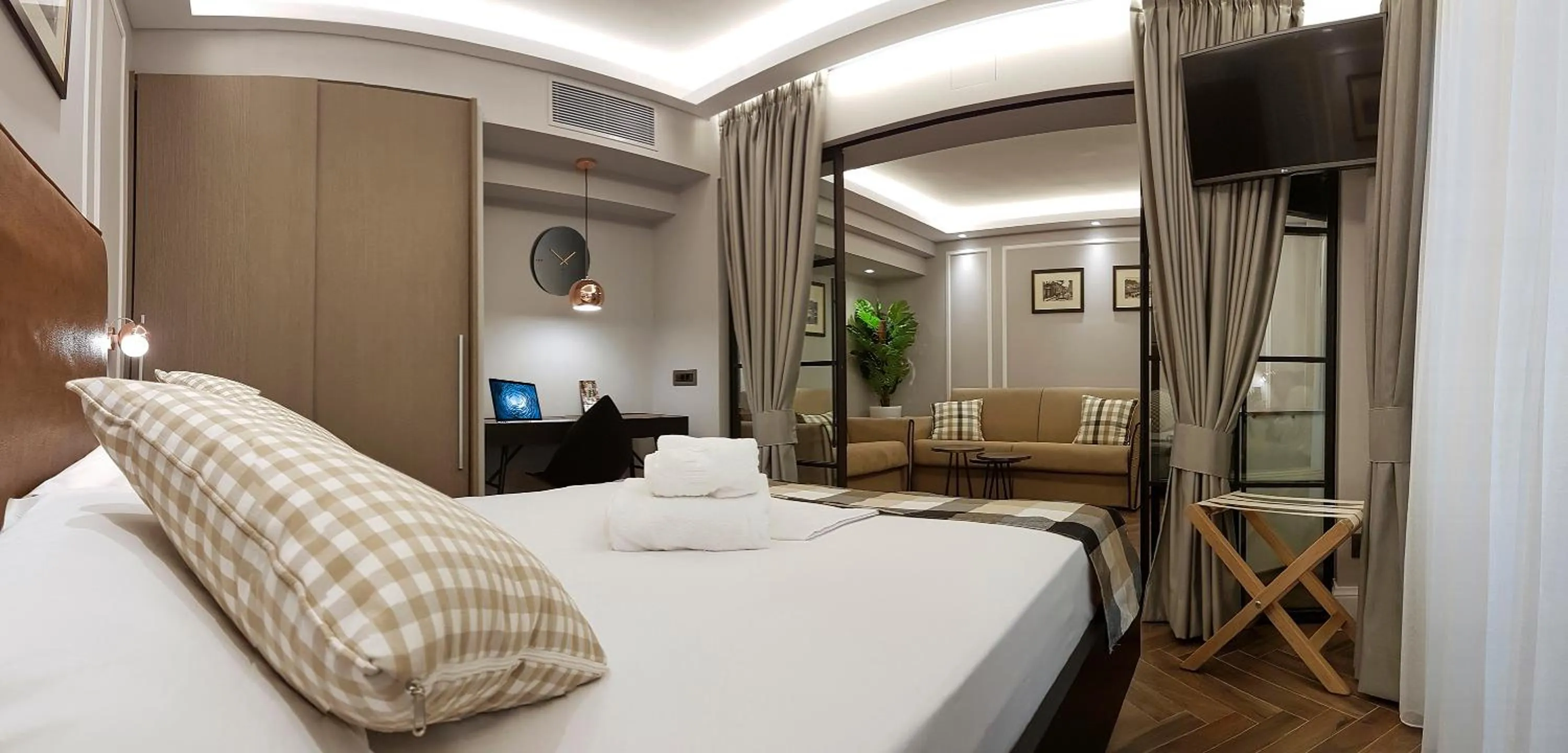 Photo of the whole room, Bed in Marble House