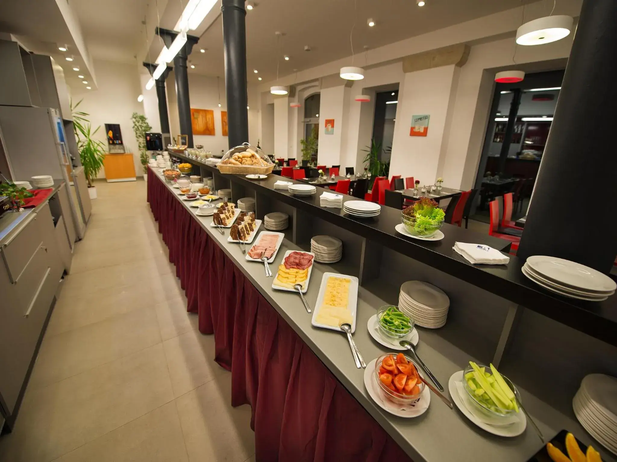 Buffet breakfast, Restaurant/Places to Eat in EA Business Hotel Jihlava