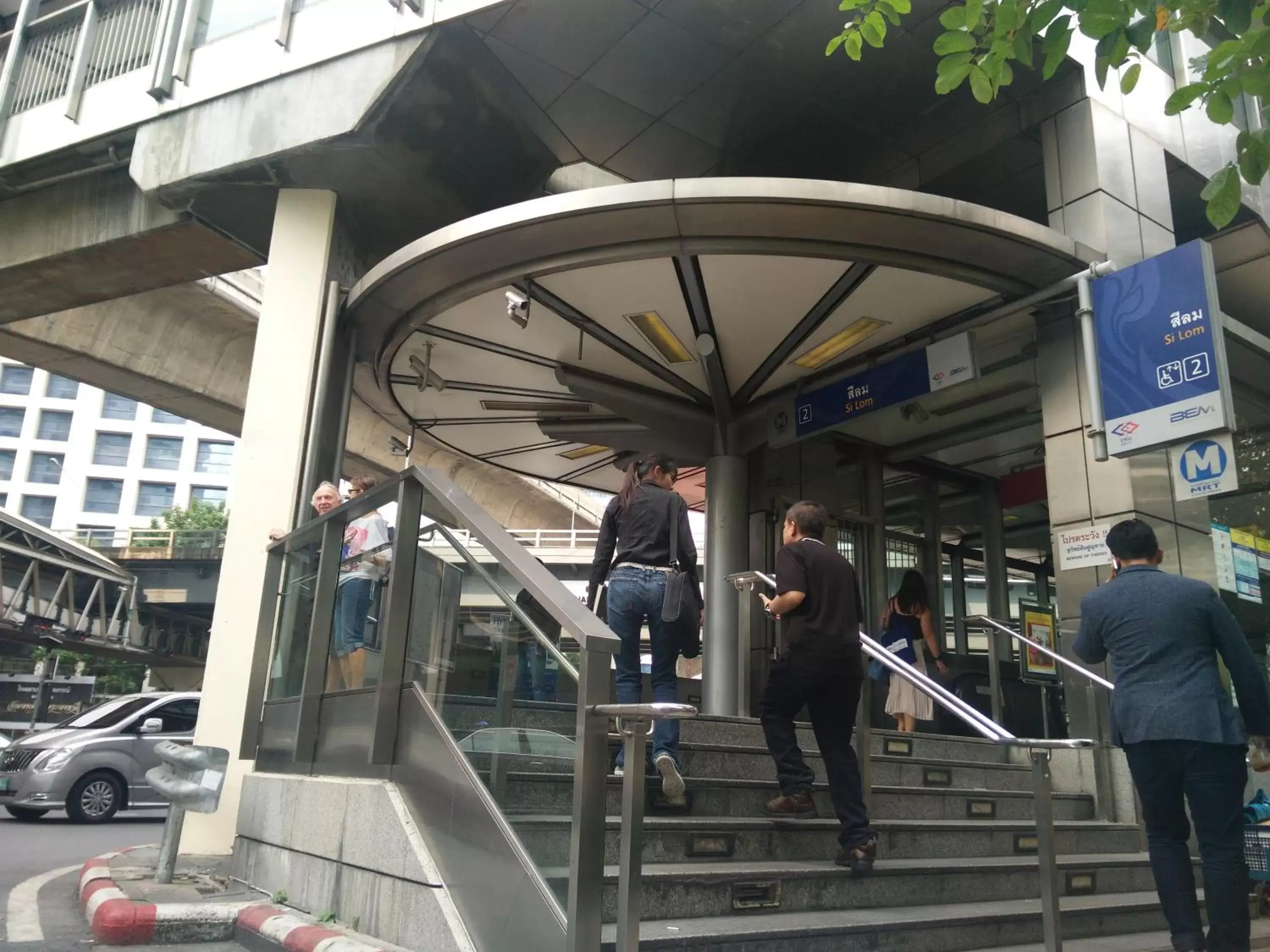 Nearby landmark in Pula Silom Nearby landmark in Pula Silom