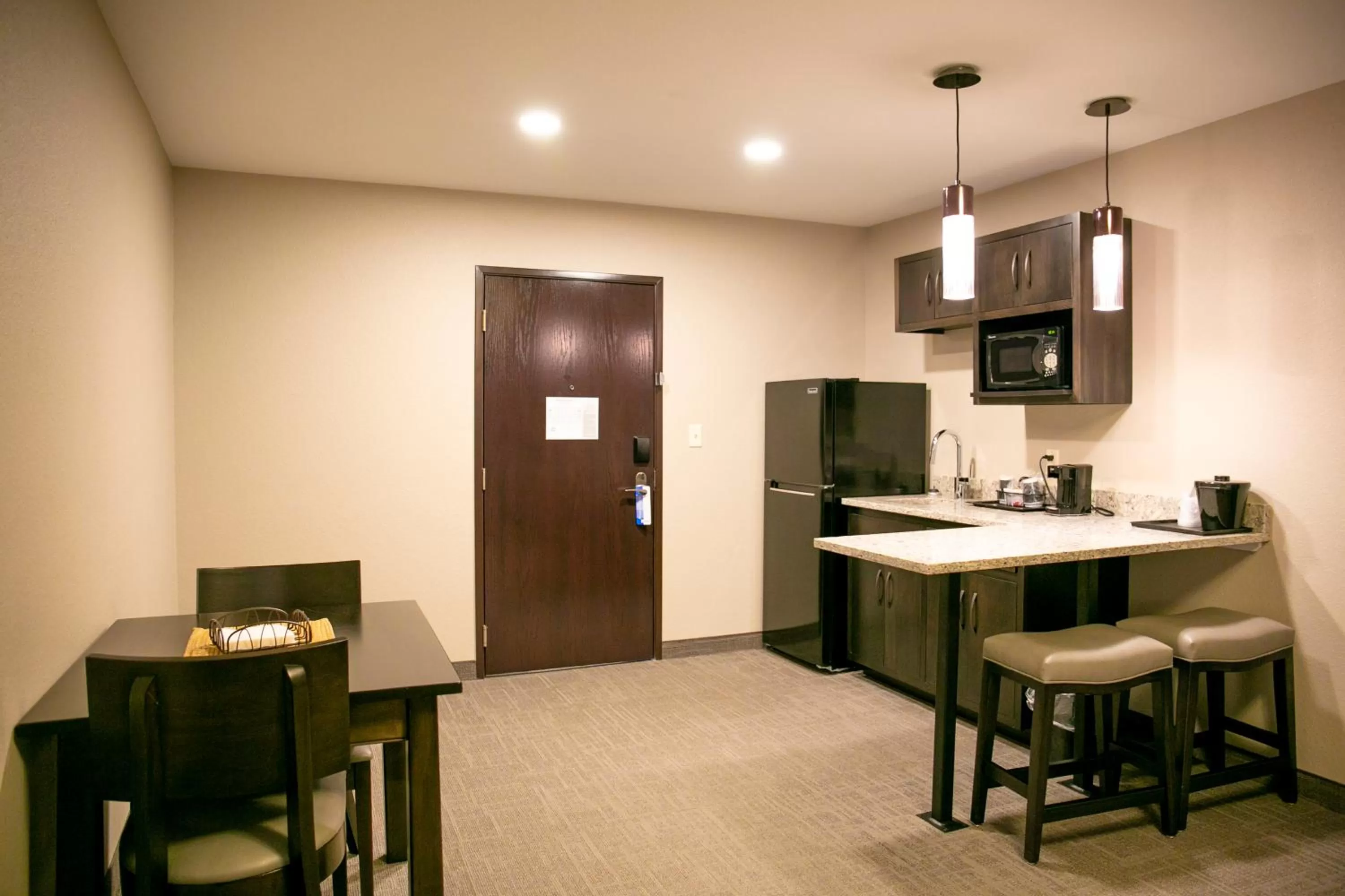 Kitchen or kitchenette in Berlin Encore Hotel & Suites