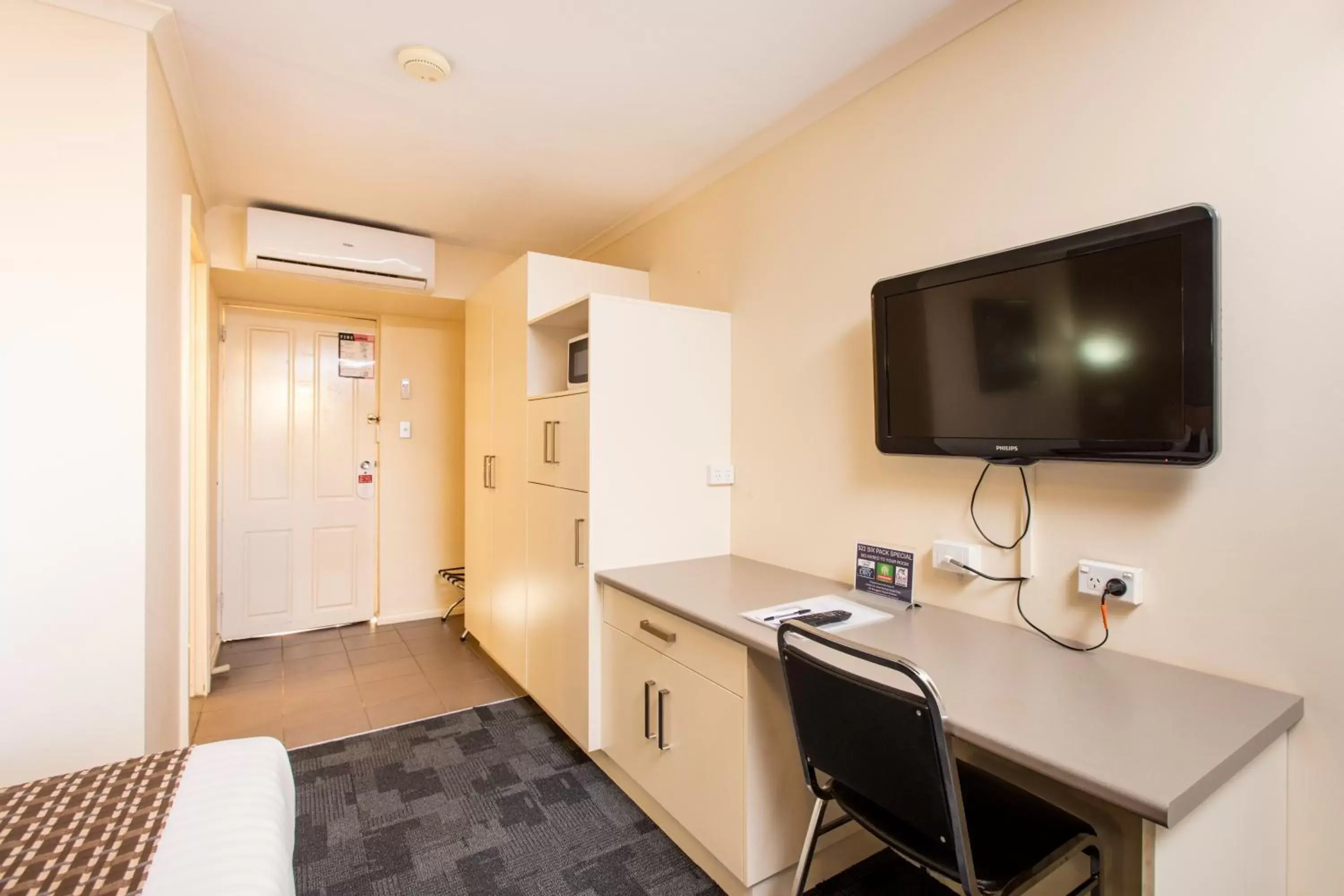 TV/Entertainment Center in Mildura Inlander Resort