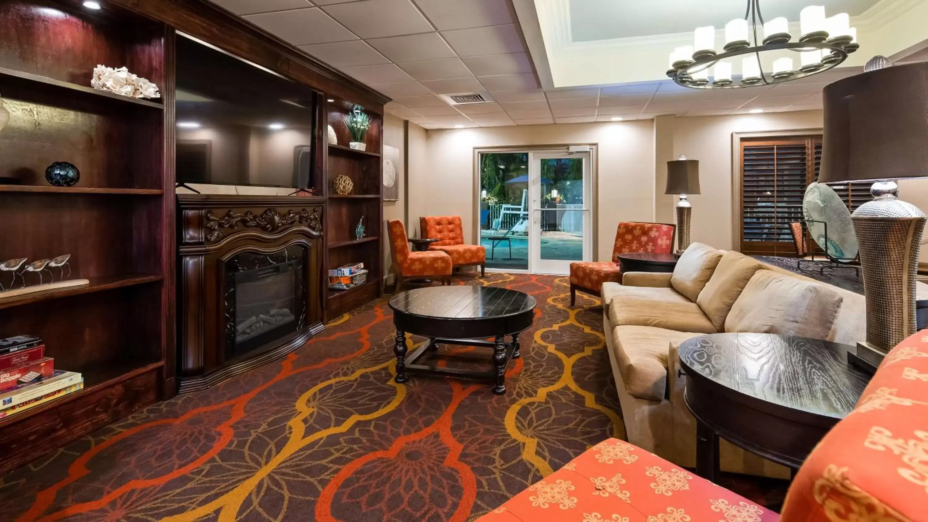 Lounge or bar, Seating Area in Best Western Plus Ambassador Suites