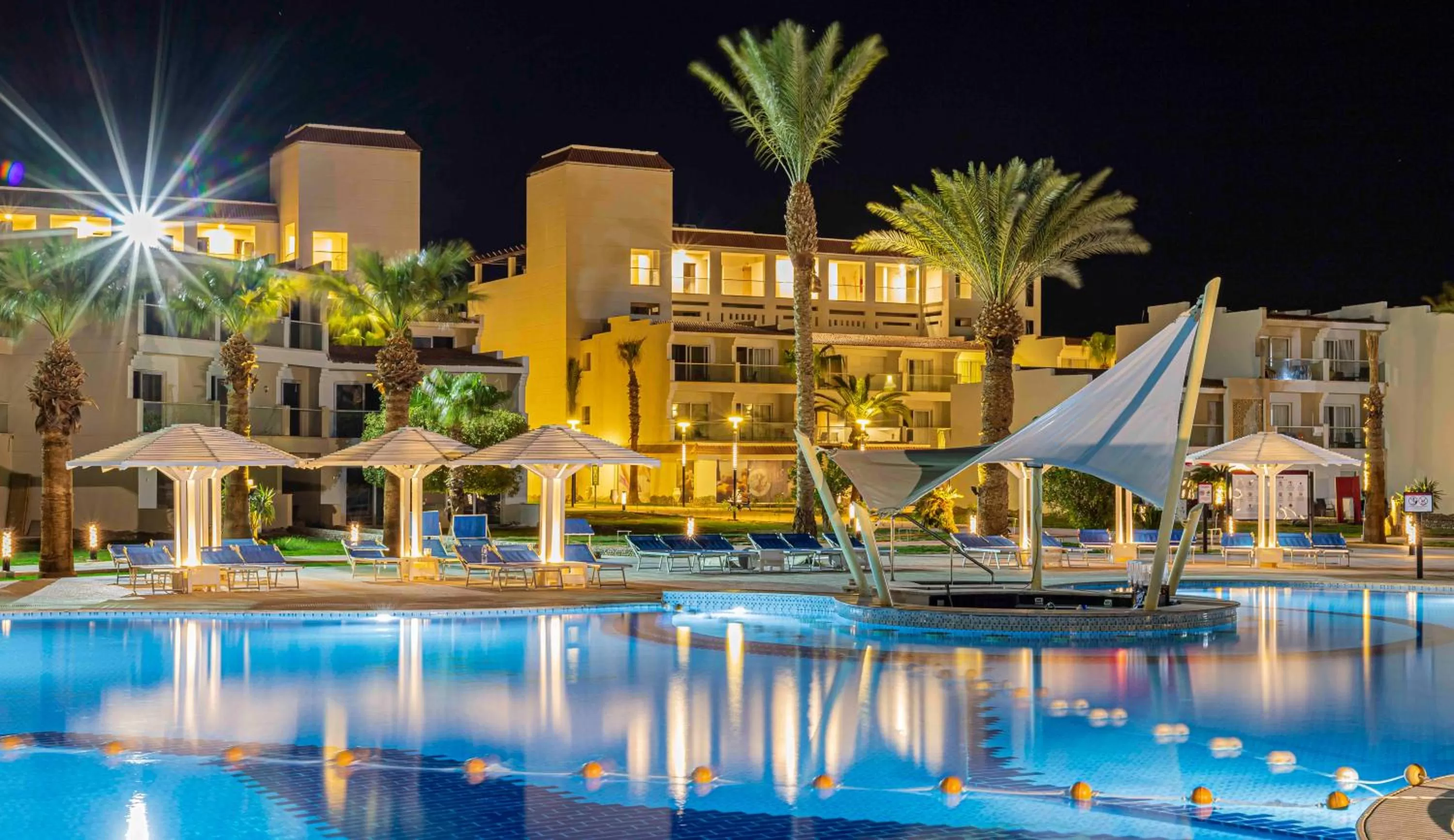 Swimming pool in Amarina Abu Soma Resort & Aquapark