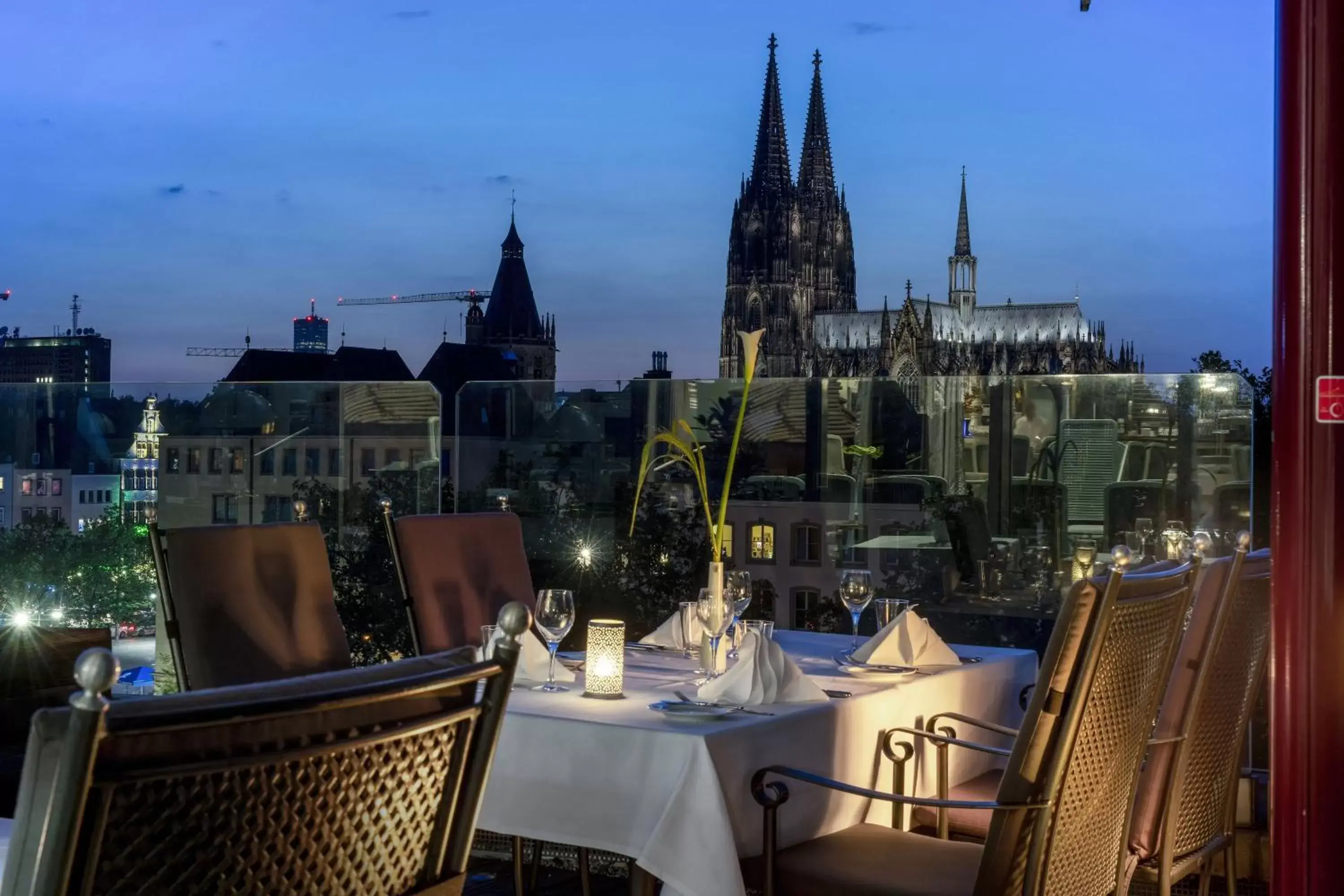 Restaurant/places to eat in Maritim Hotel Köln