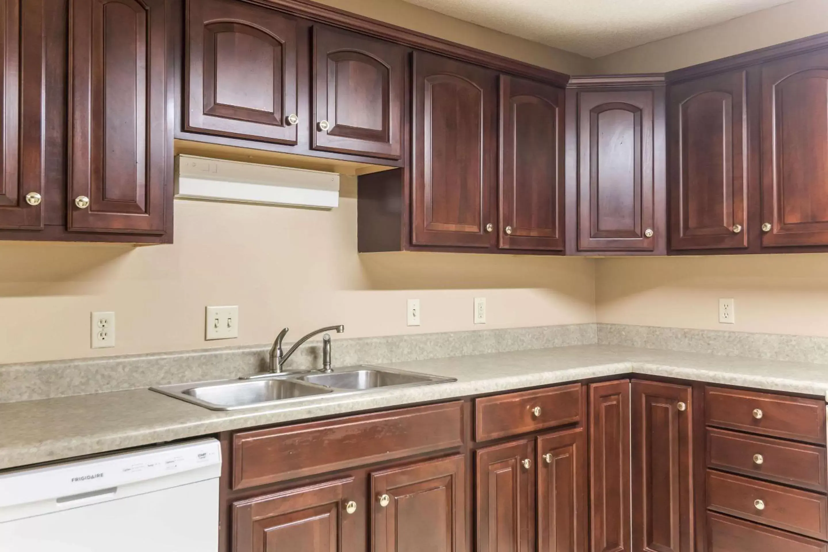 Photo of the whole room, Kitchen/Kitchenette in Quality Inn Chester - South Richmond