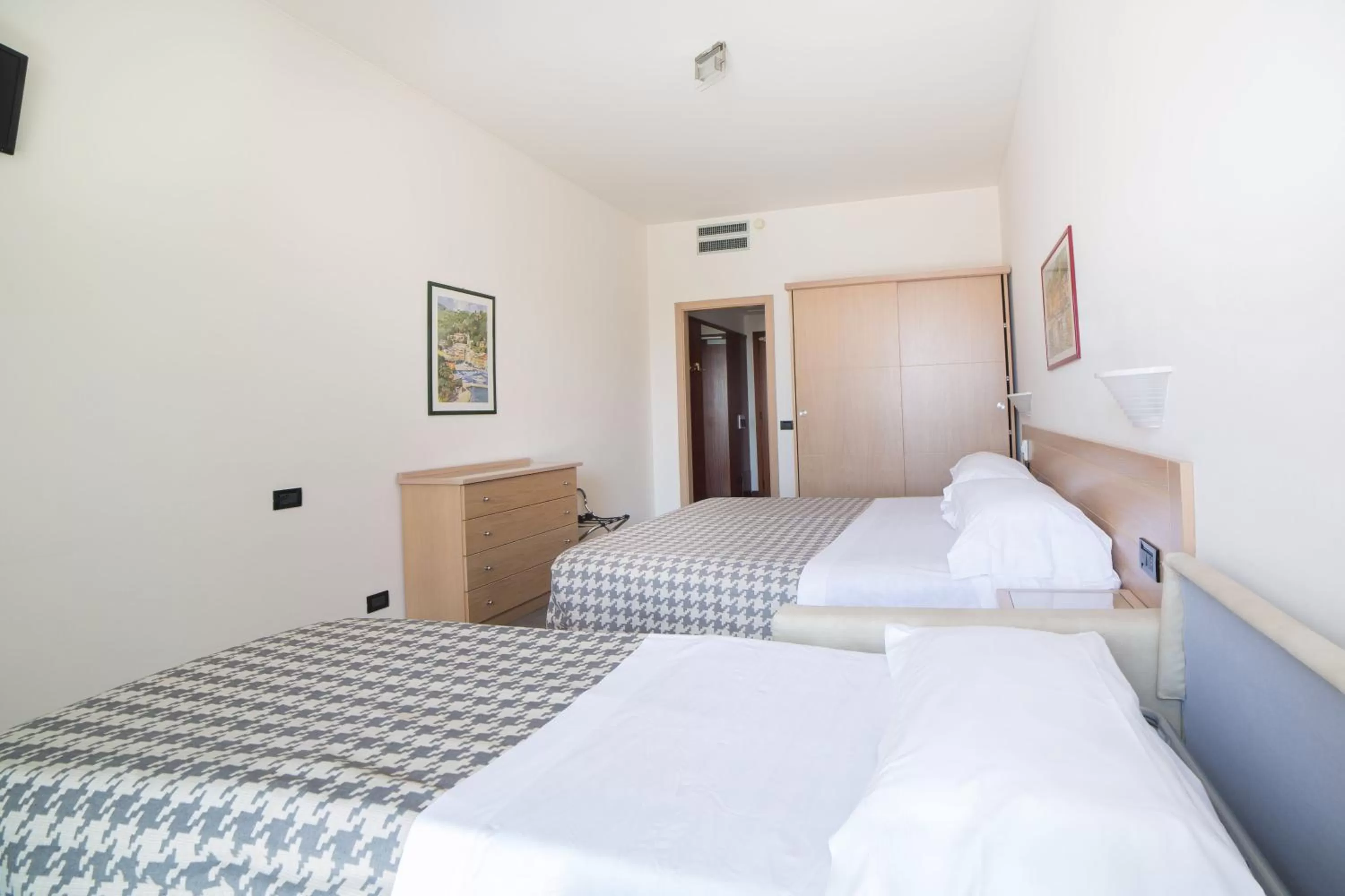 Photo of the whole room, Bed in Hotel Laurin