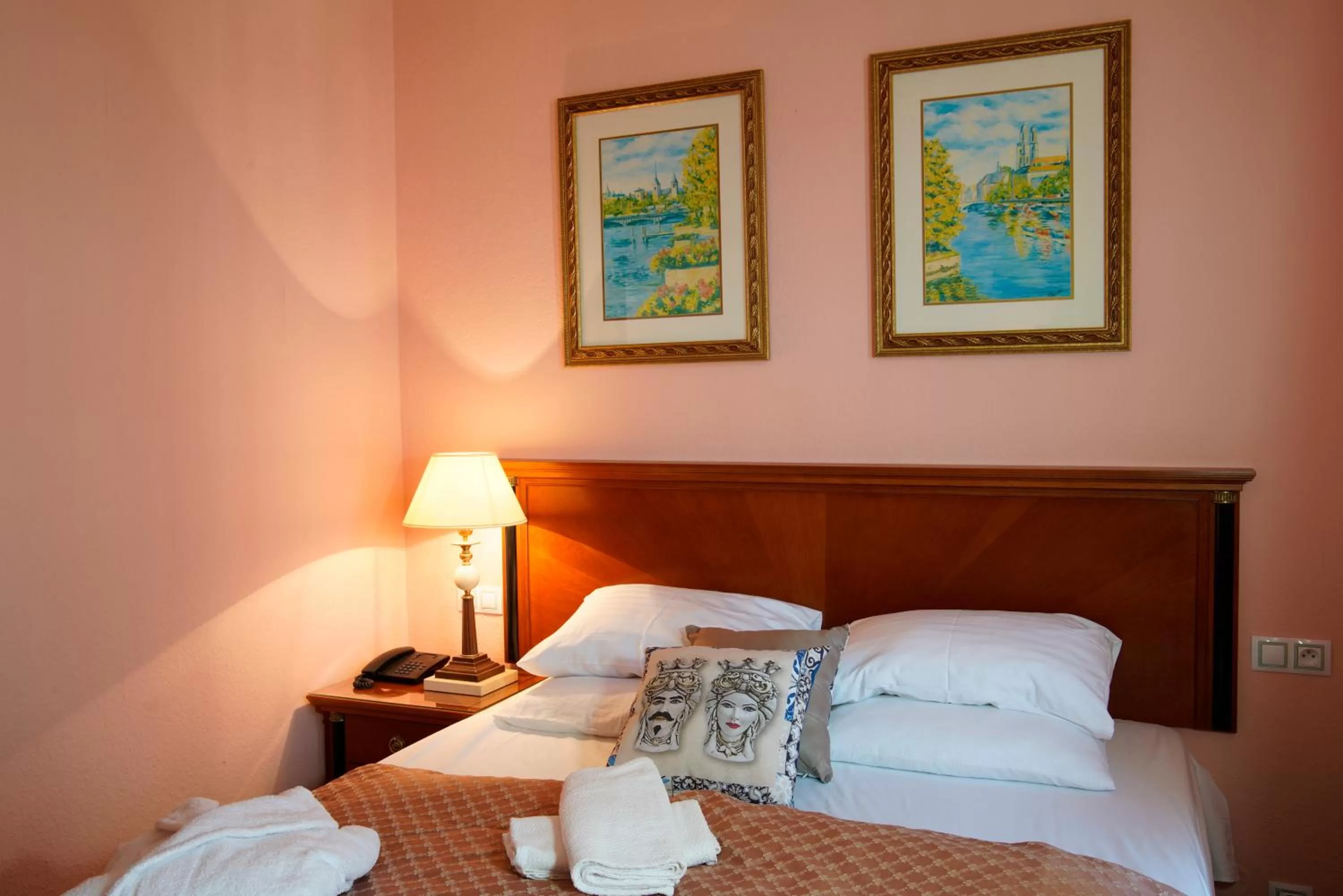 Bed in Hotel Villa Lauretta