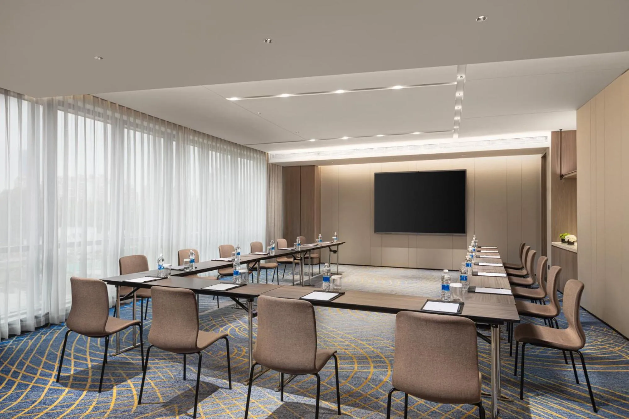Meeting/conference room in HUALUXE Shanghai Changfeng Park - Park Lake View