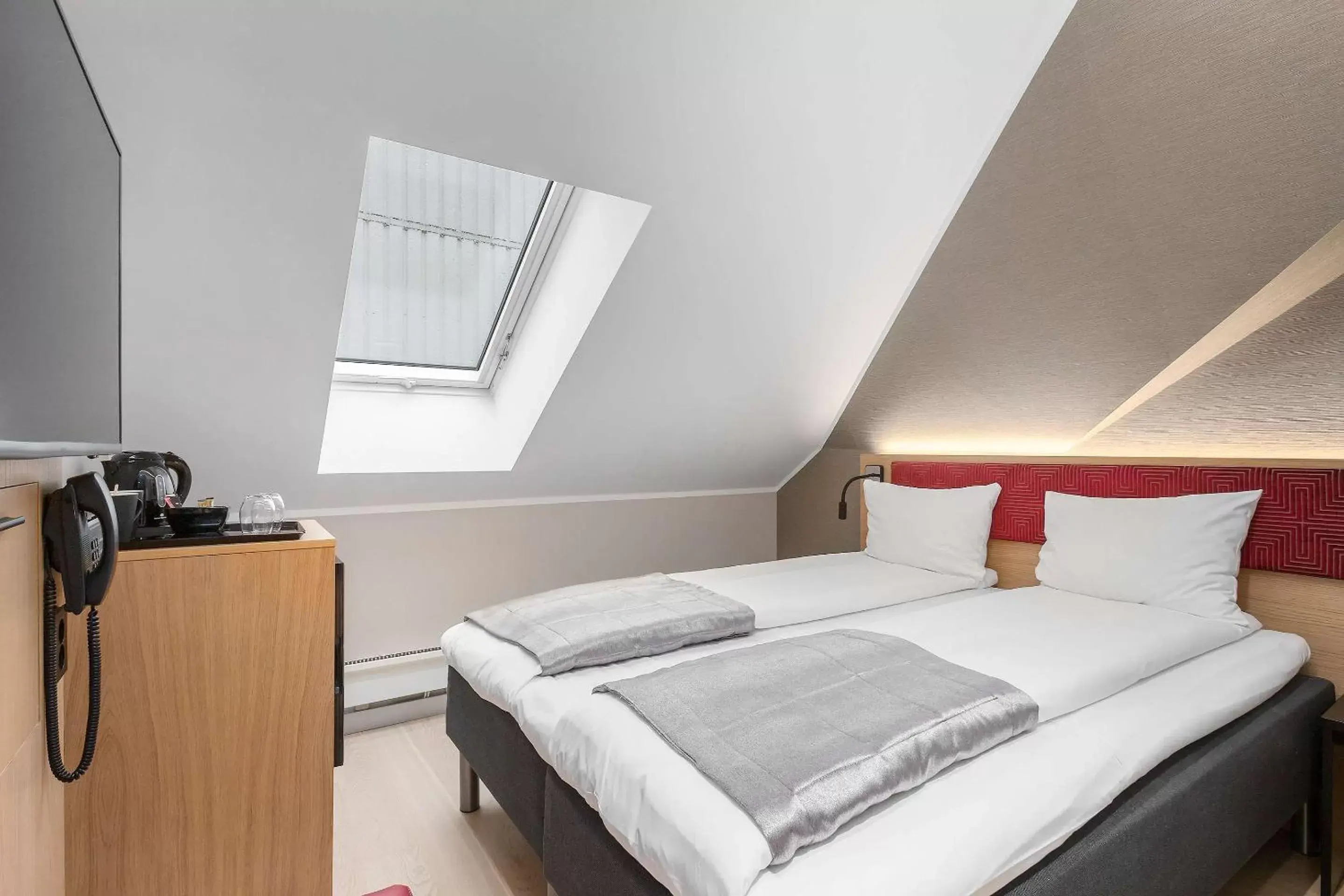 Bedroom, Bed in Bergen Harbour Hotel, WorldHotels Crafted