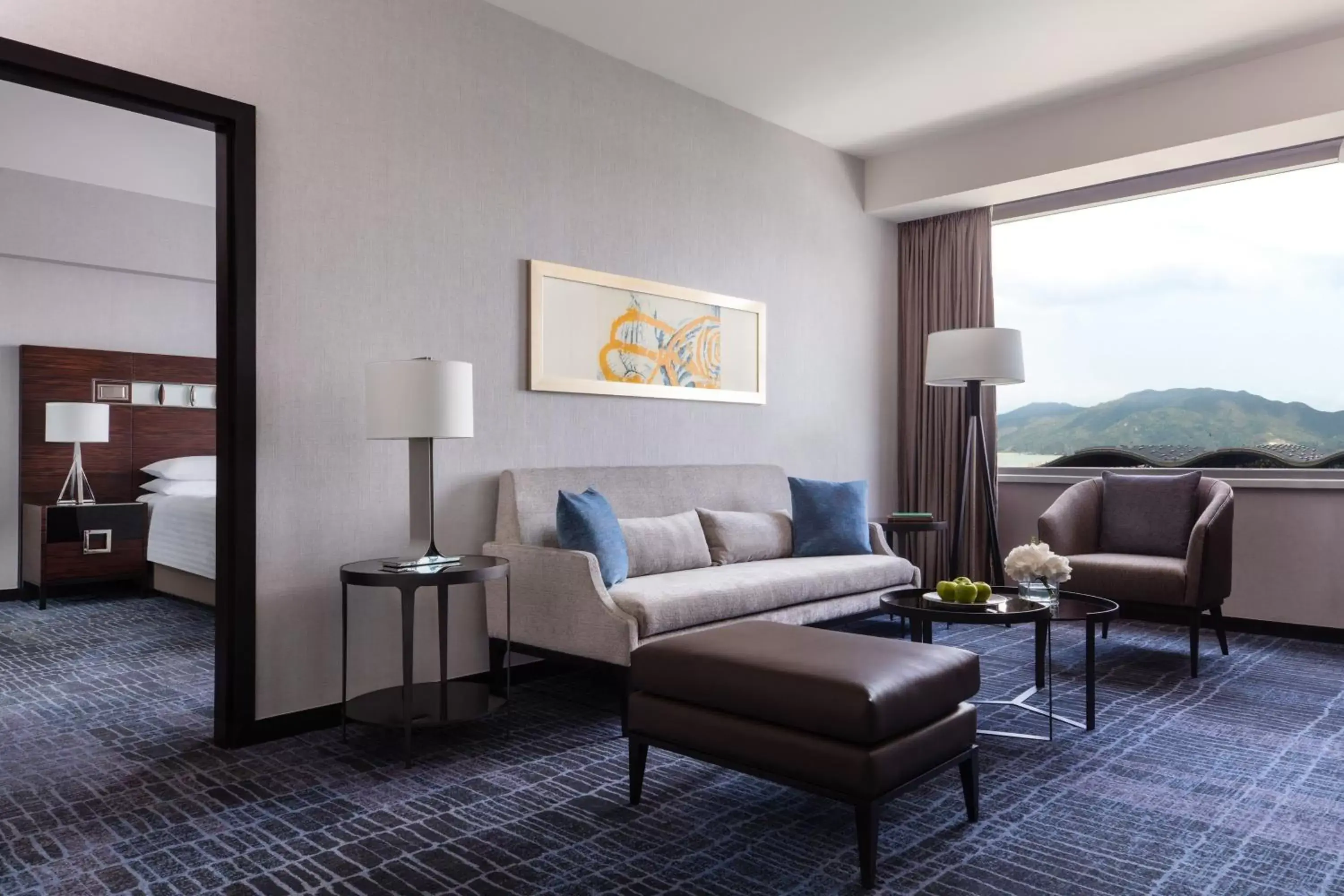 Living room, Seating Area in Hong Kong SkyCity Marriott Hotel