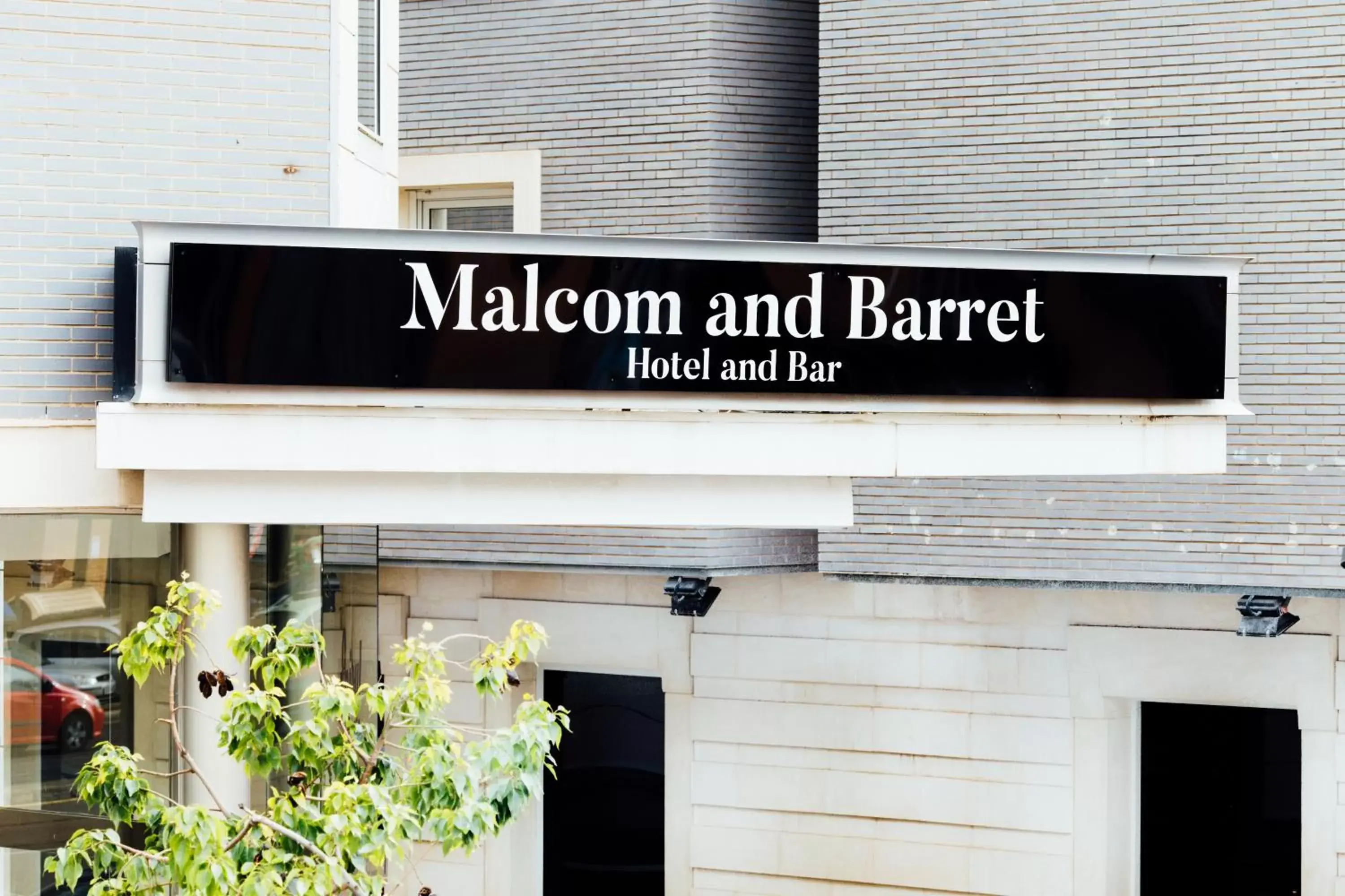 Property building in Hotel Malcom and Barret