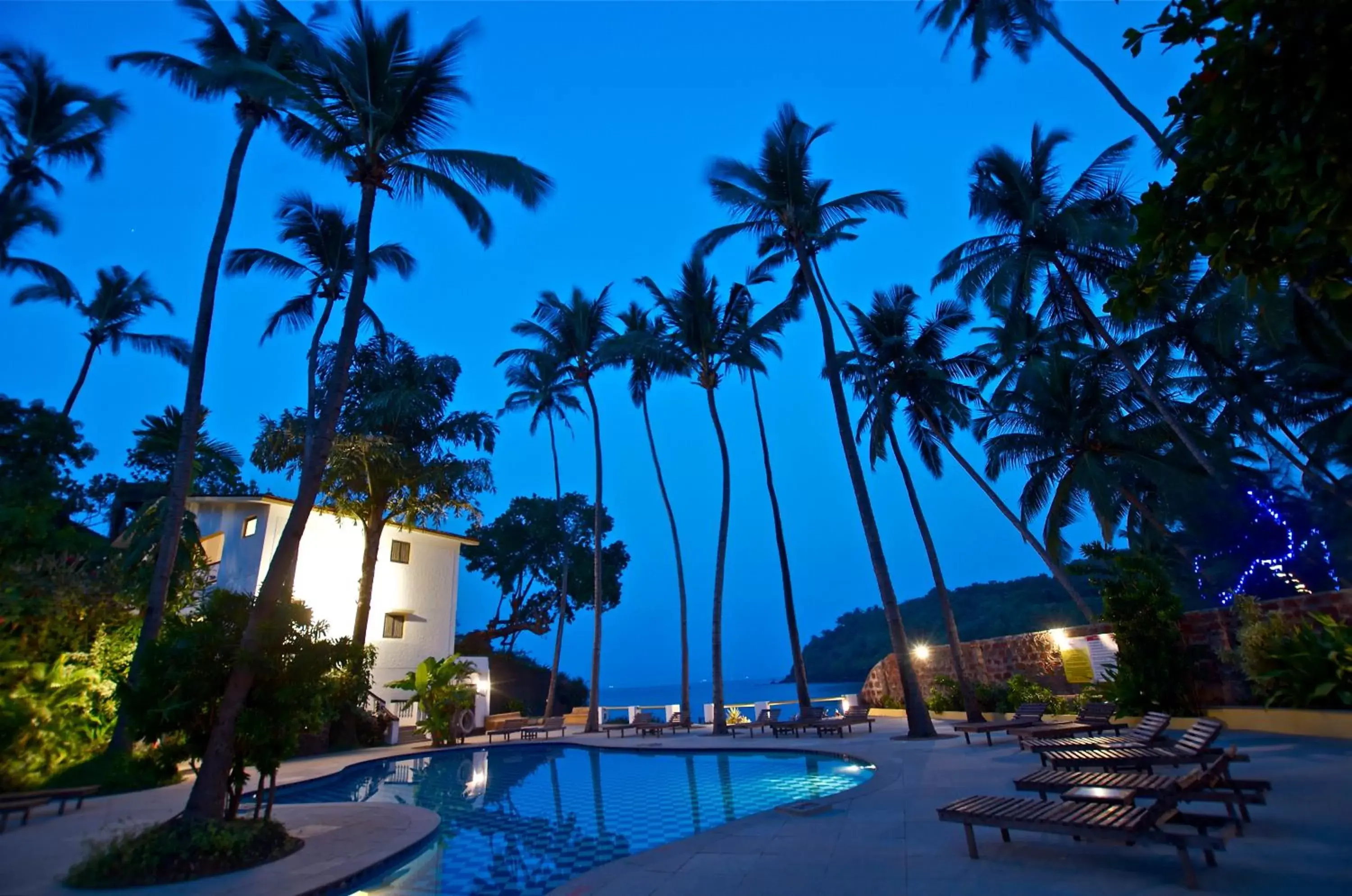 Swimming Pool in O Pescador an Indy Resort