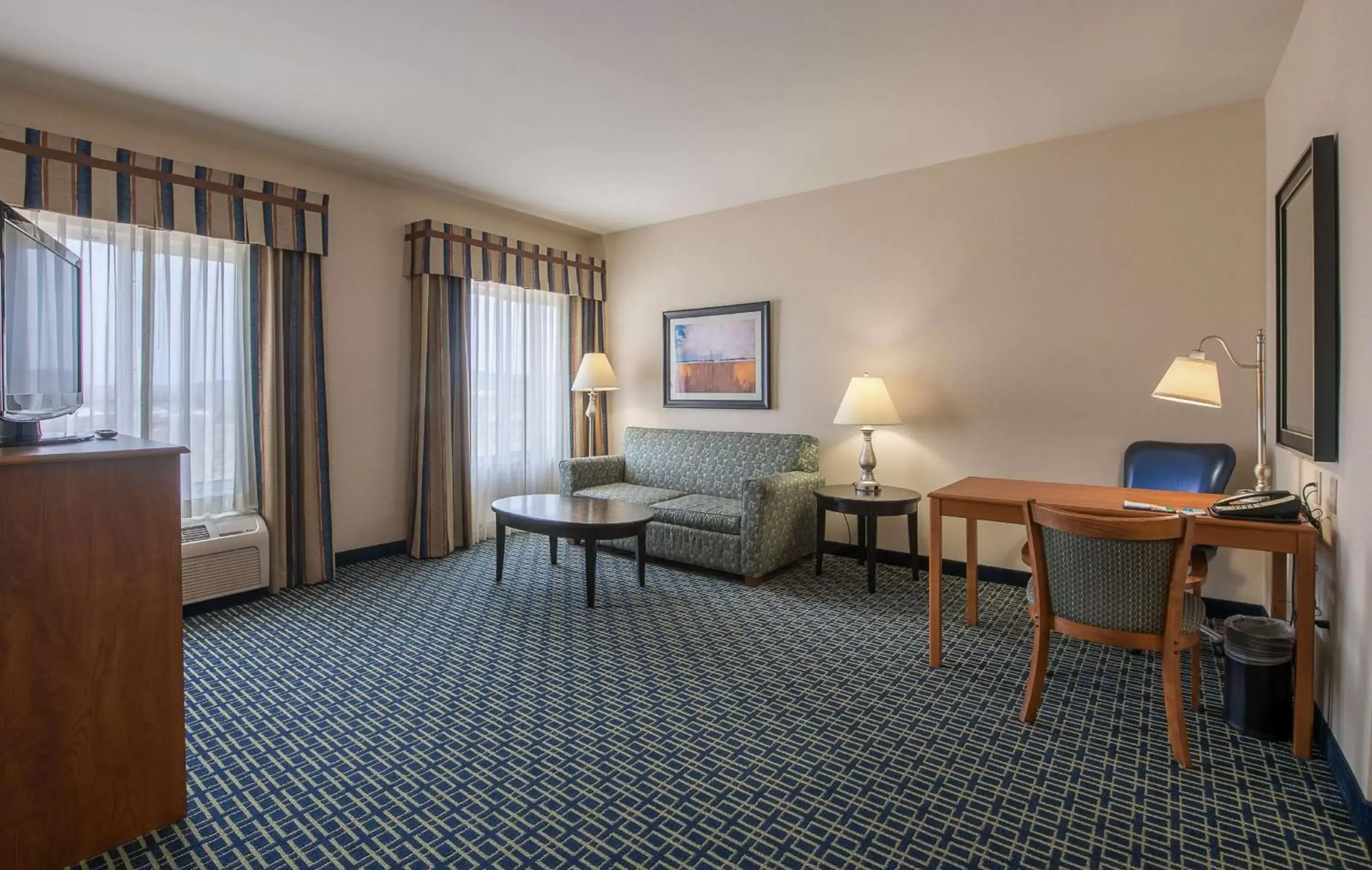 Living room, Seating Area in Hampton Inn & Suites Ridgecrest