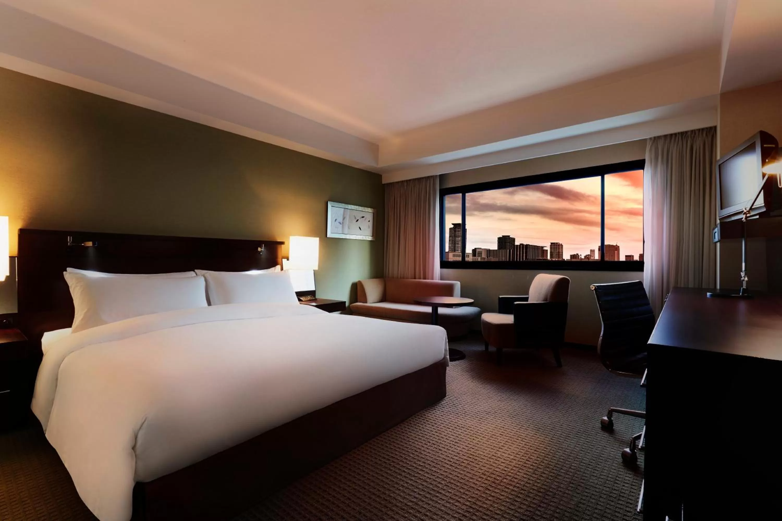 Photo of the whole room in ANA Crowne Plaza Osaka by IHG