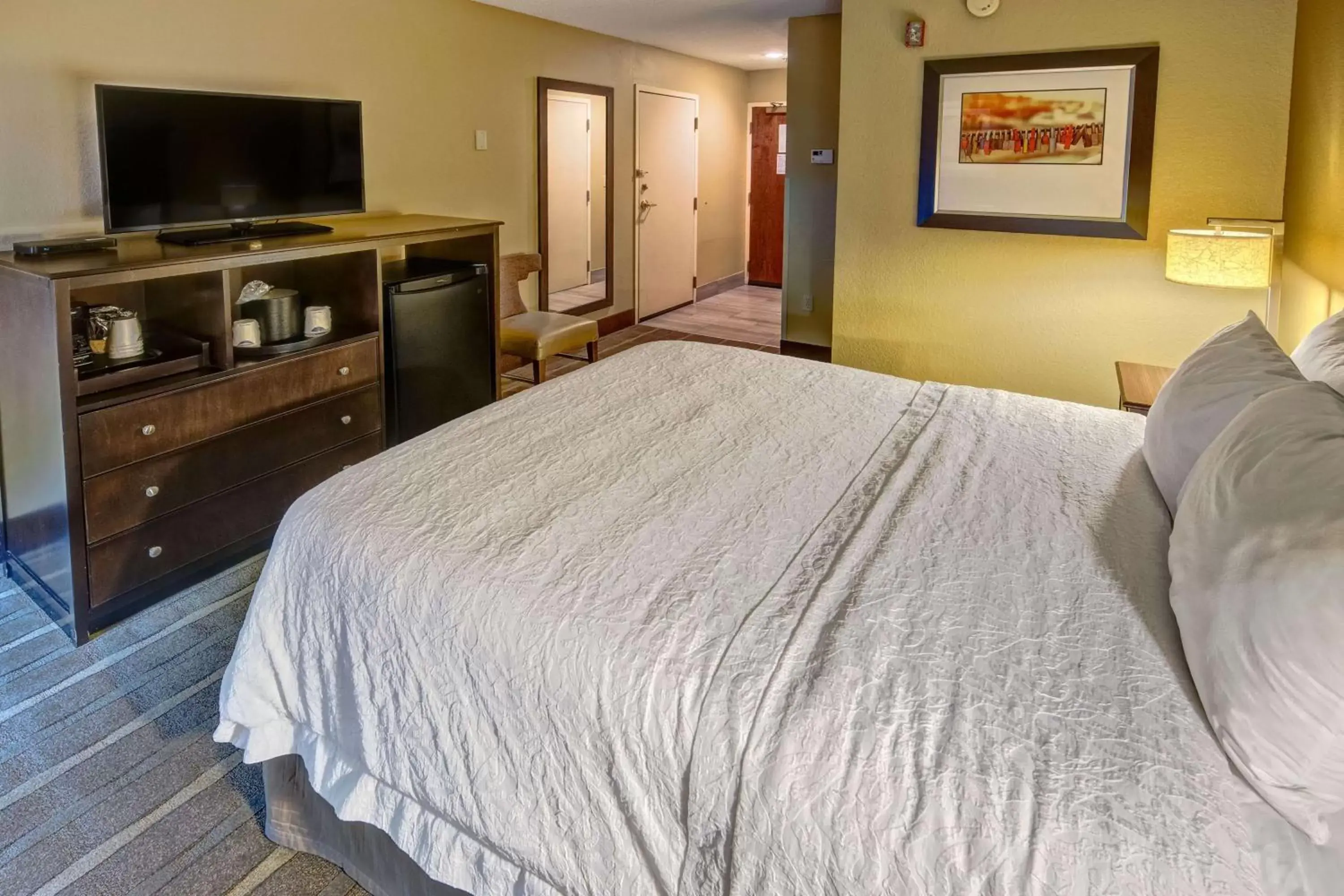 Bedroom, Bed in Hampton Inn Atlanta-Peachtree Corners/Norcross