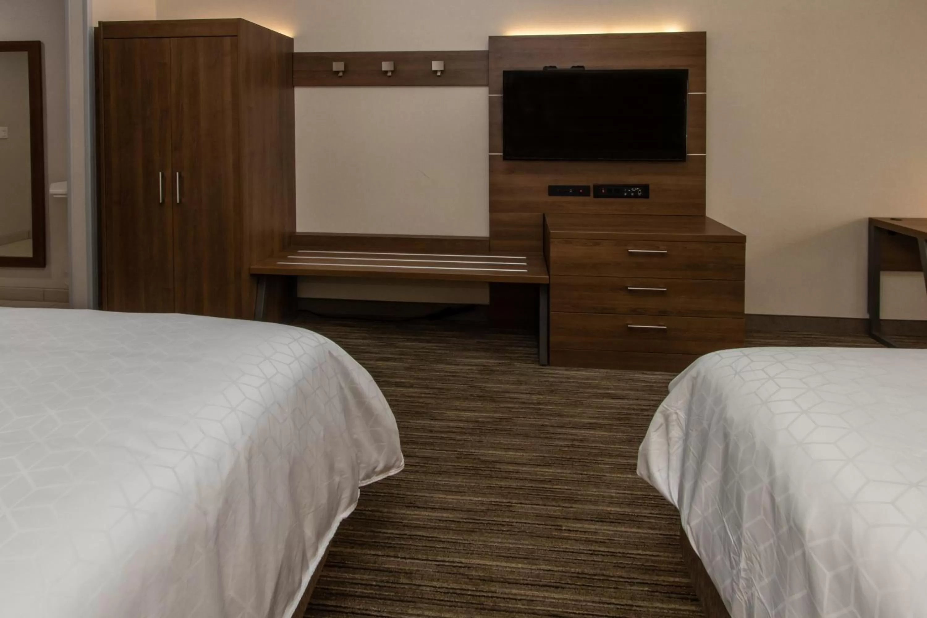 Queen Room with Two Queen Beds in Holiday Inn Express Hotel & Suites Roseville - Galleria Area, an IHG Hotel