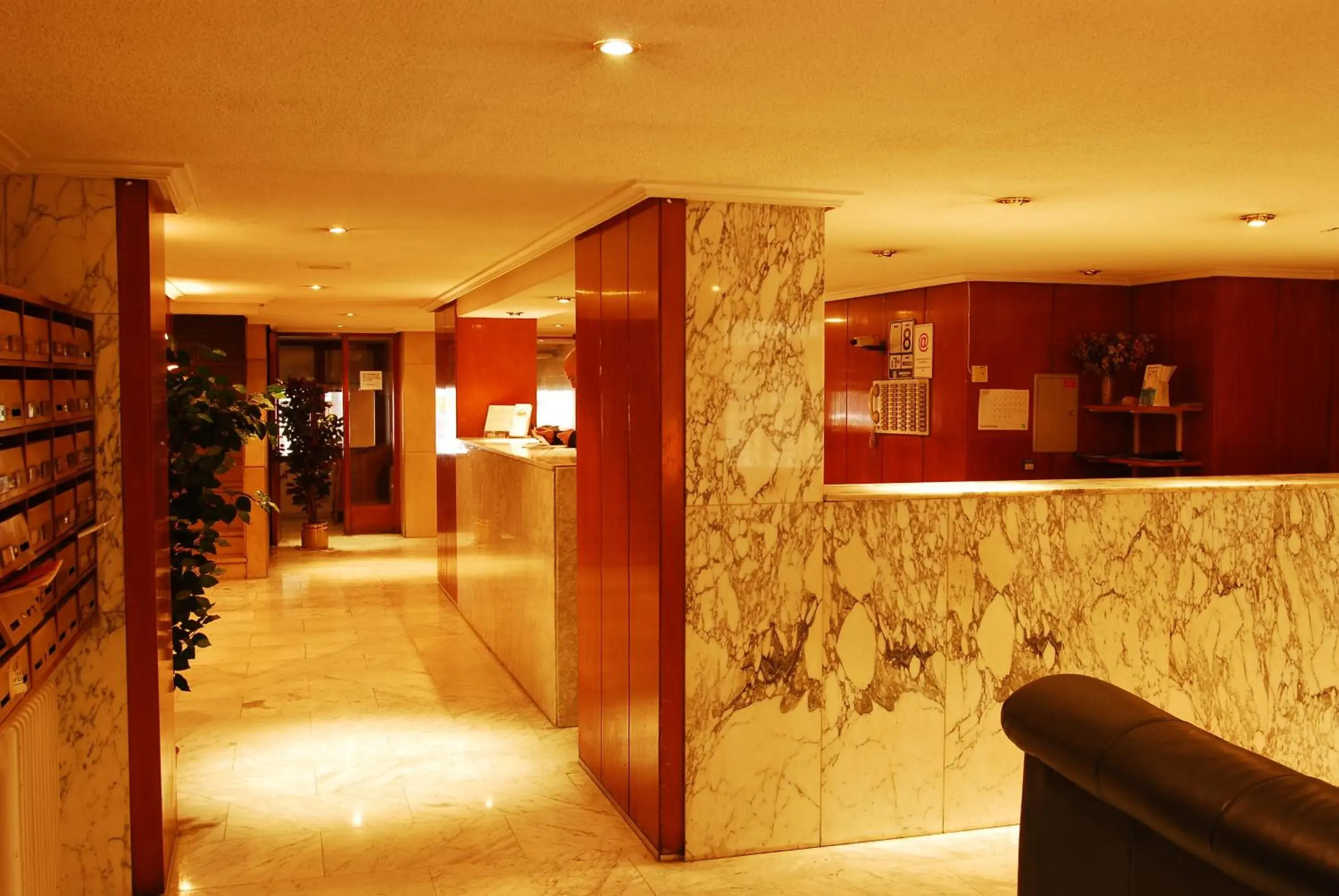 Facade/entrance, Lobby/Reception in Apartamentos Goya 75