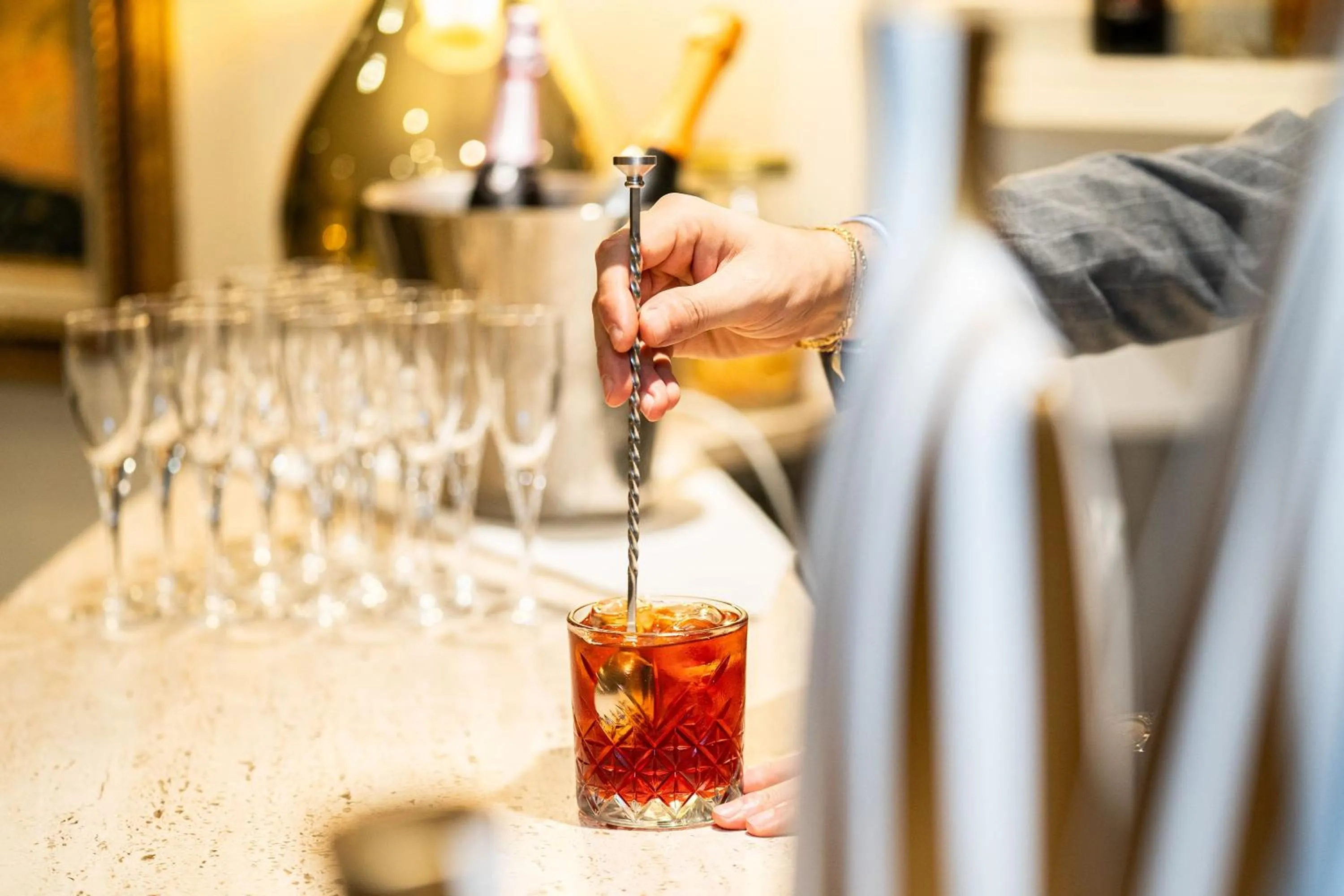 Restaurant/places to eat in Hotel Tiffany's