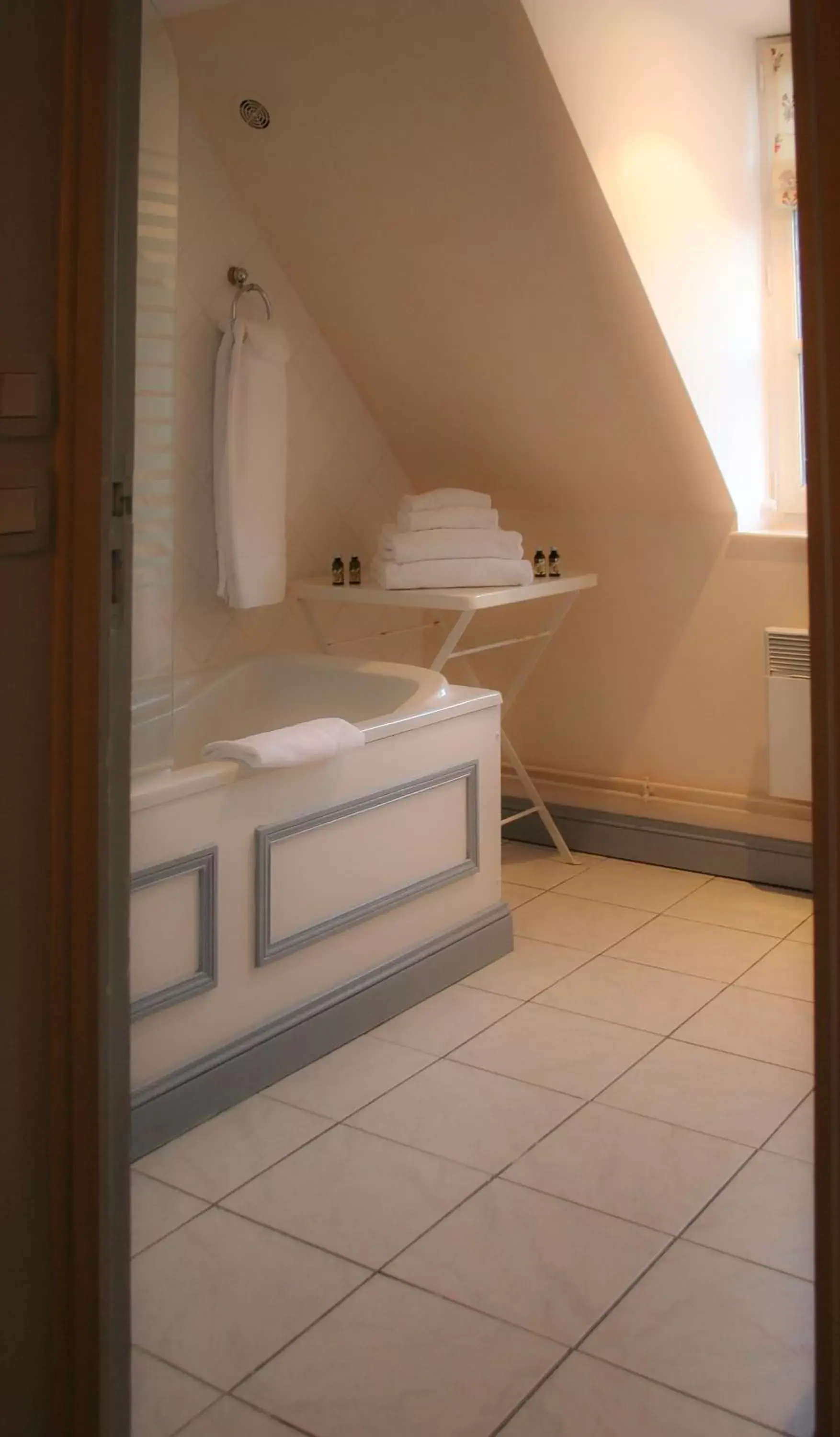 Bathroom in Relais Hôtelier Douce France