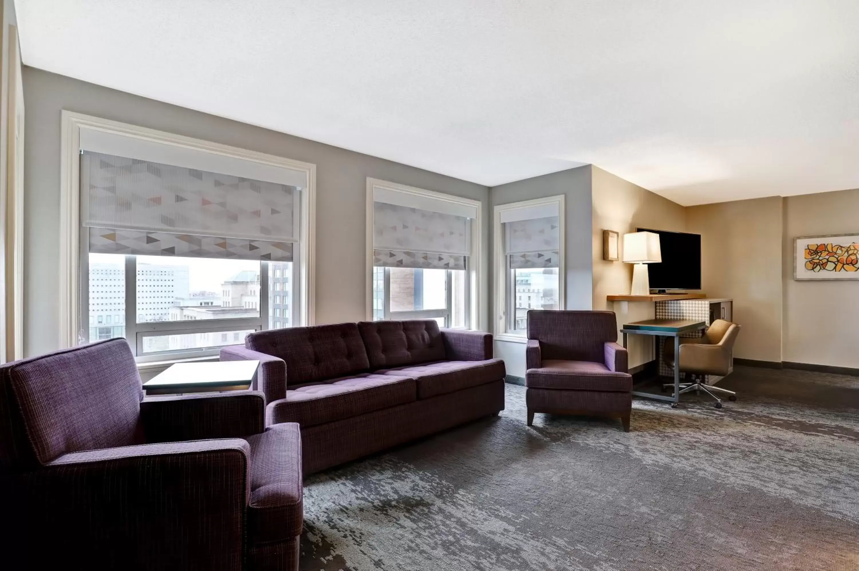 Seating Area in Holiday Inn - Ottawa Dwtn - Parliament Hill, an IHG Hotel